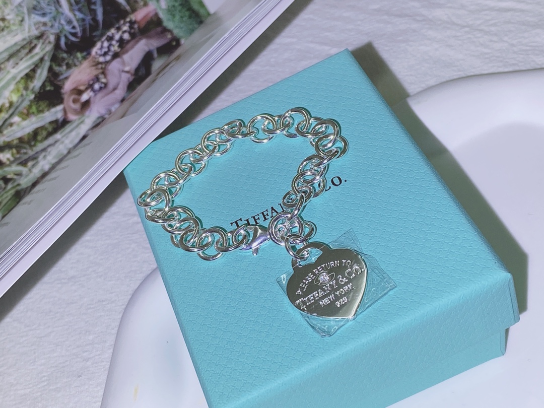 Heart Tag Bracelet with Diamonds