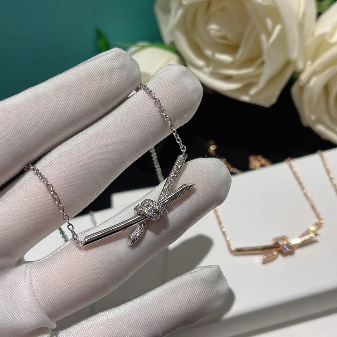 Knot Necklace with Diamonds