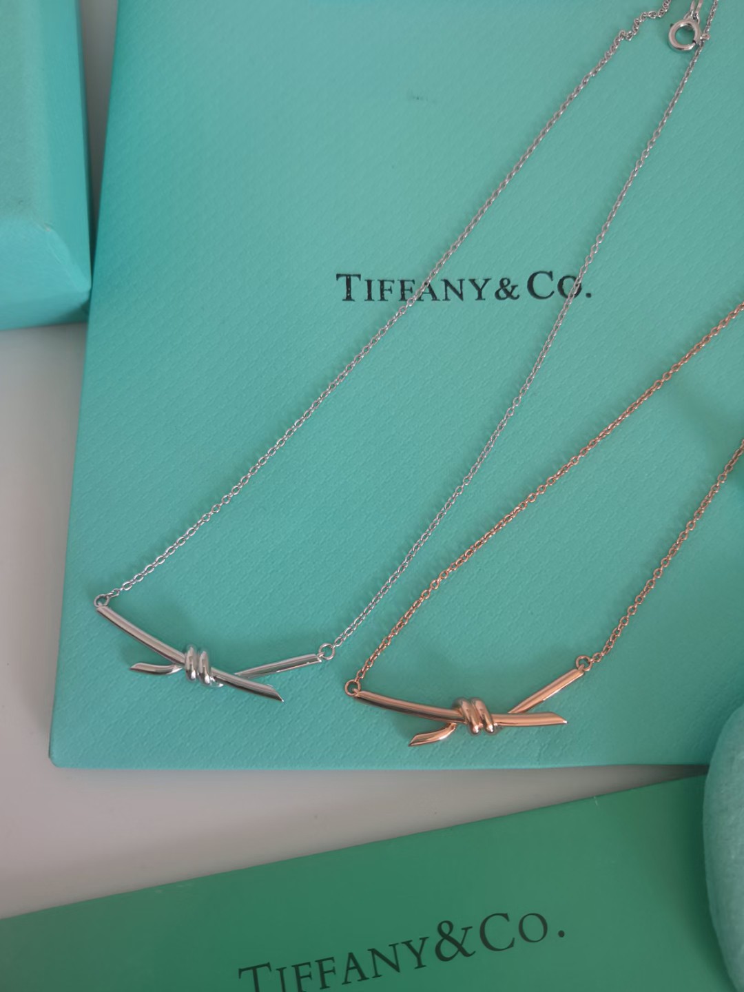 Knot Necklace without Diamonds