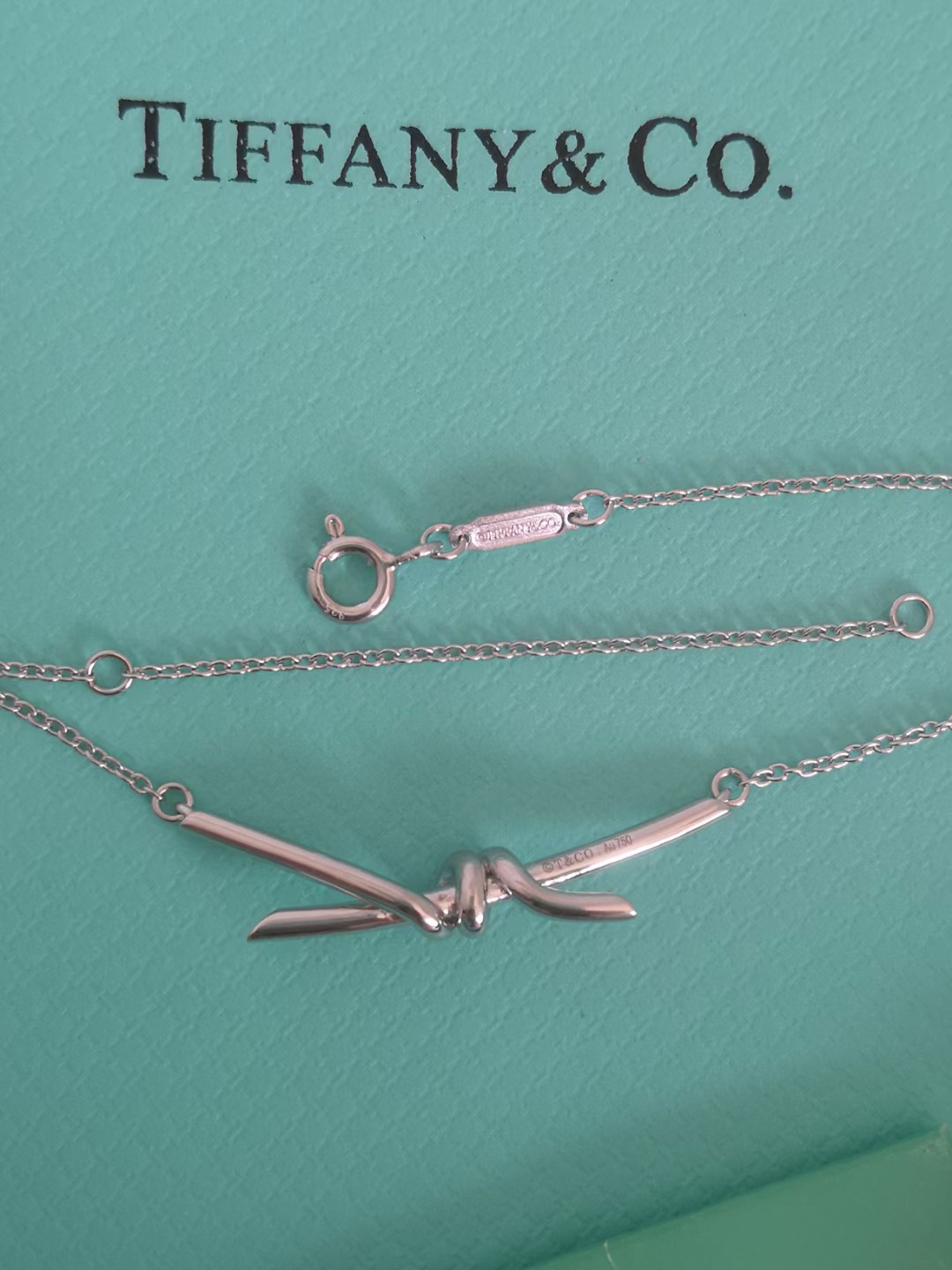 Knot Necklace without Diamonds