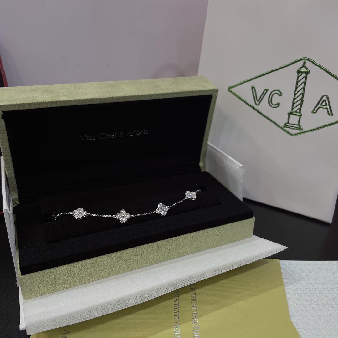 Alhambra 6 Motifs Bracelet with Full Diamonds