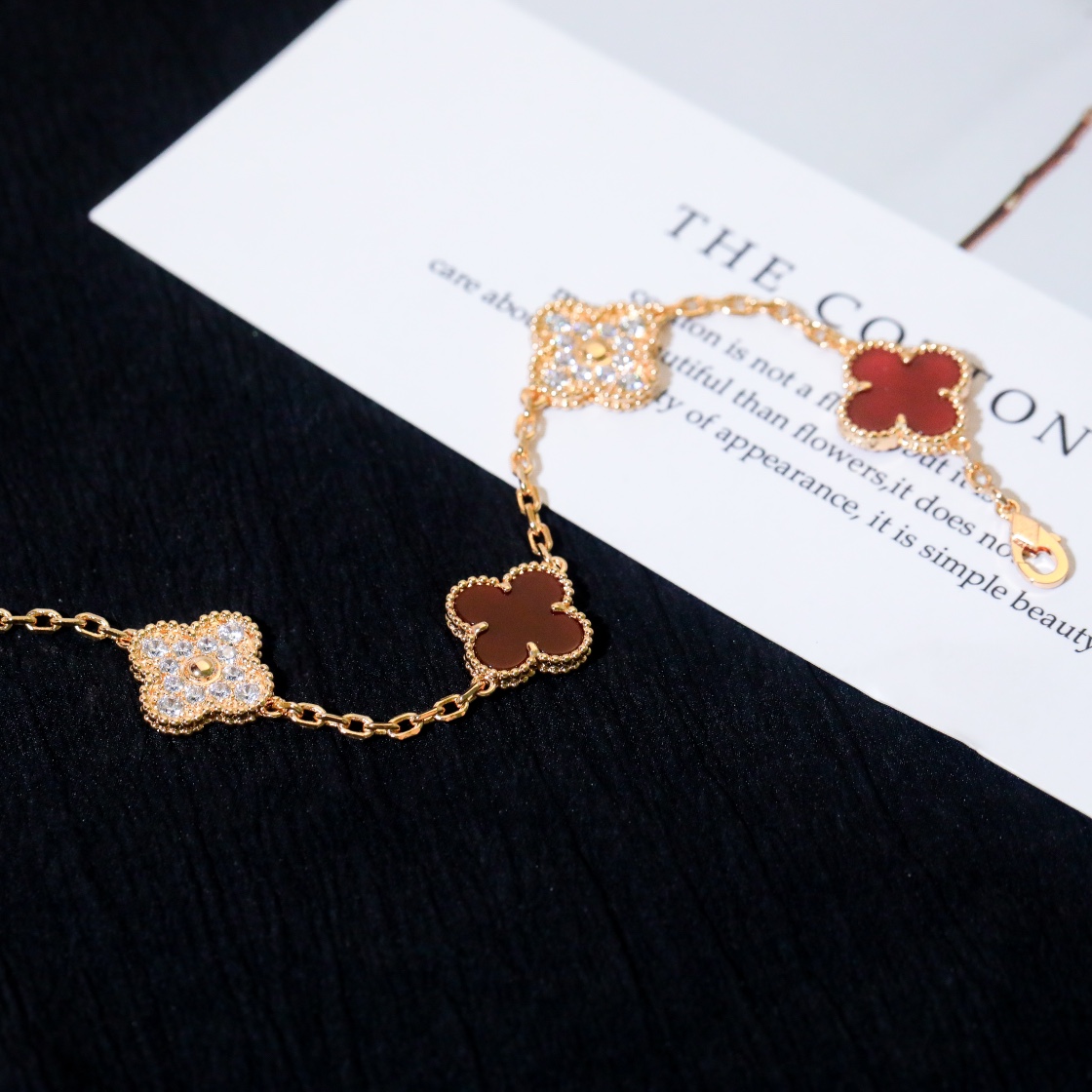 1.Alhambra Red Carnelian 5 motifs Bracelet with Diamonds