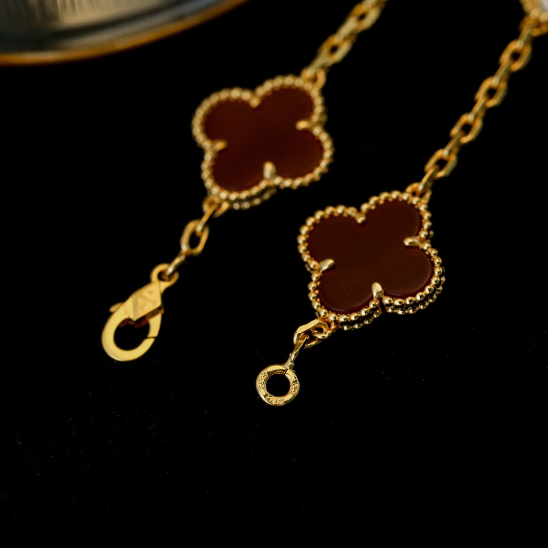 1.Alhambra Red Carnelian 5 motifs Bracelet with Diamonds