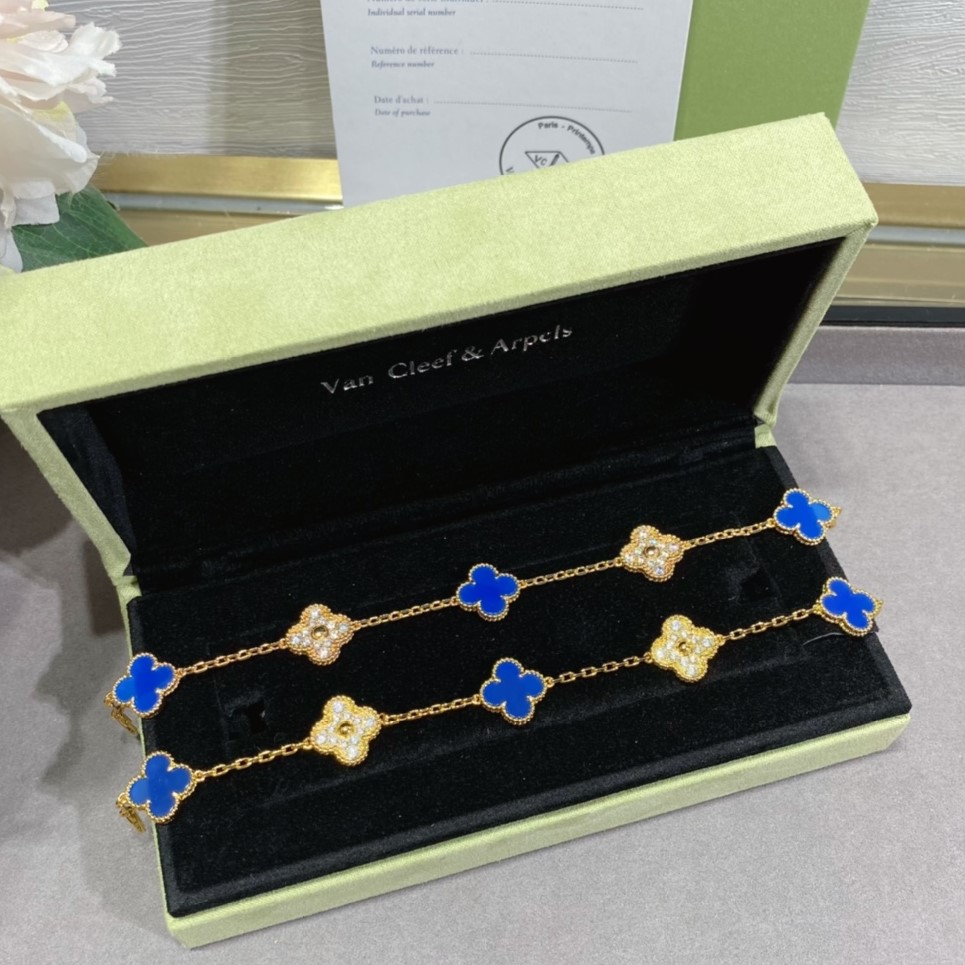 1.Alhambra Blue Agate 5 motifs Bracelet with Diamonds