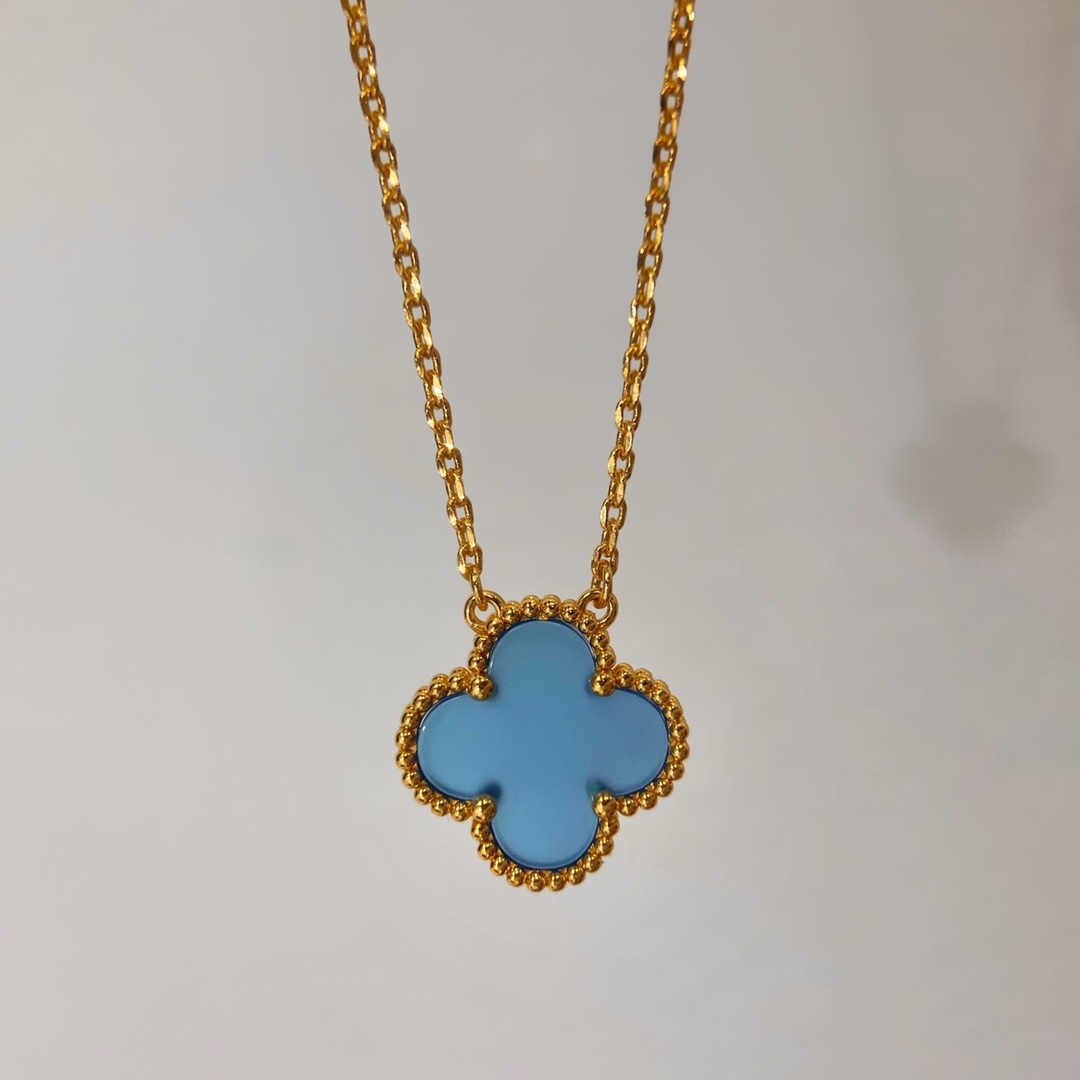 Alhambra Blue Agate 1 motif Necklace