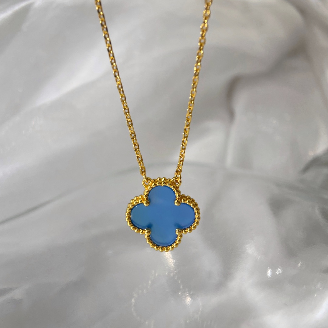 Alhambra Blue Agate 1 motif Necklace