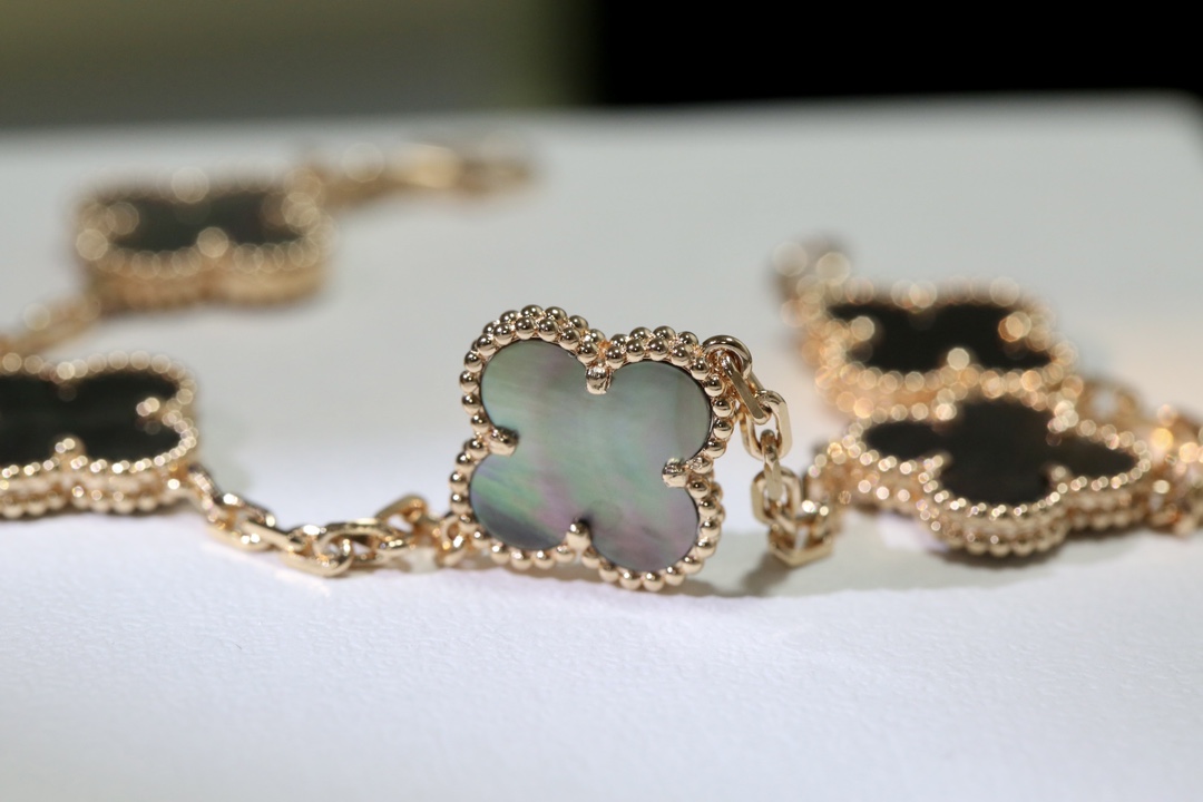 1.Alhambra Grey Mother-of-pearl 5 motifs Bracelet