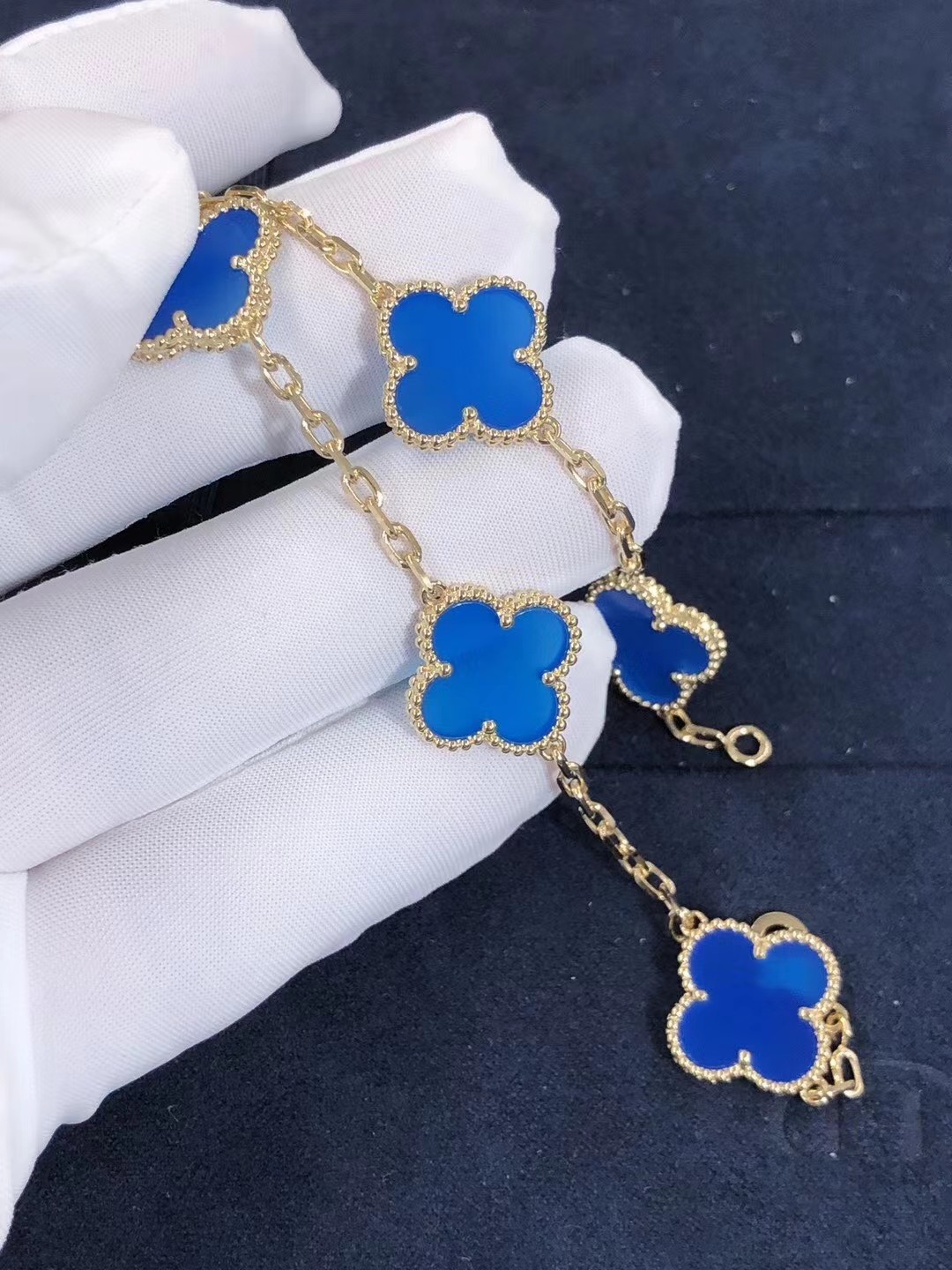 1.Alhambra Blue Agate 5 motifs Bracelet with Diamonds