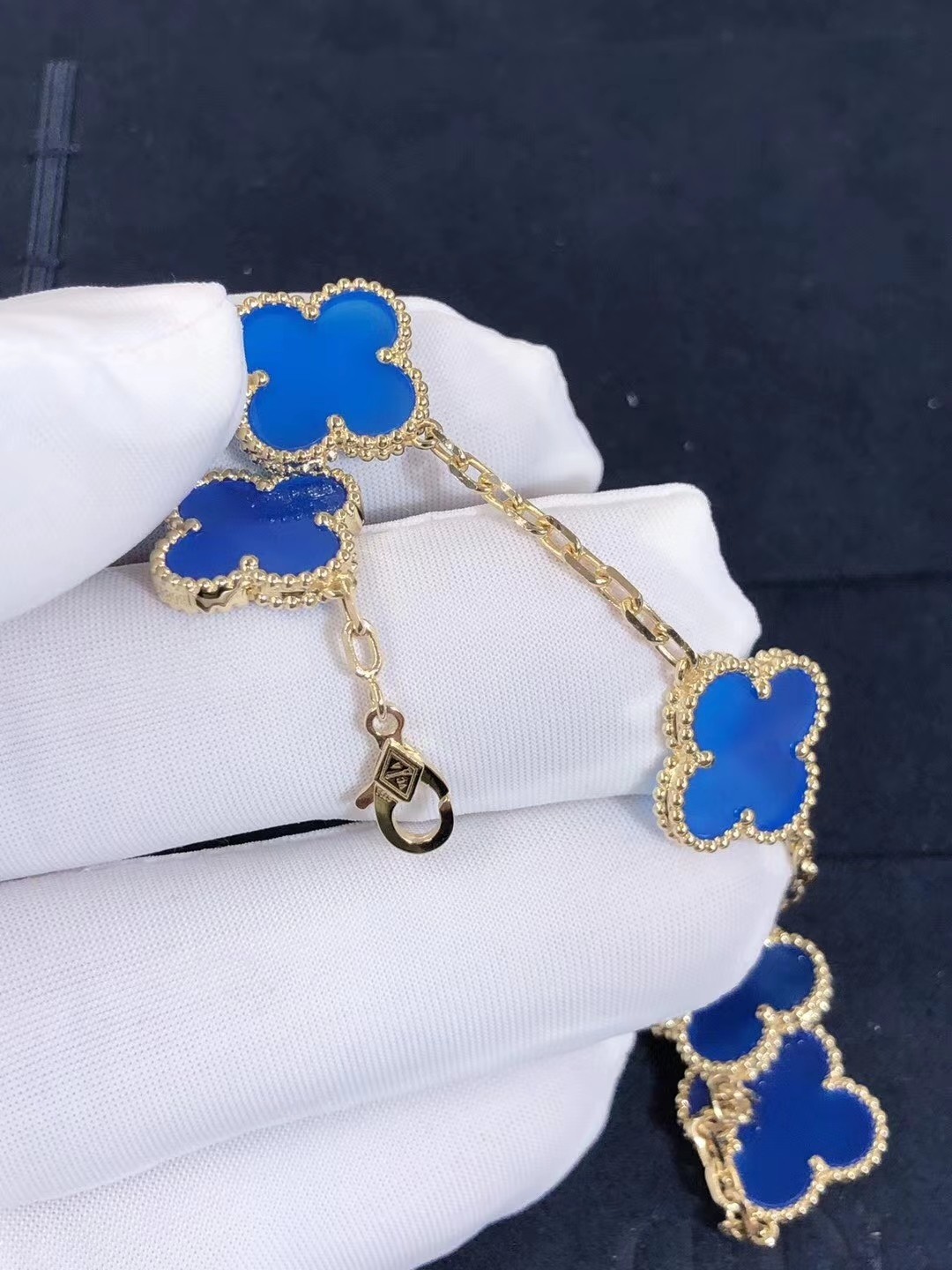 1.Alhambra Blue Agate 5 motifs Bracelet with Diamonds