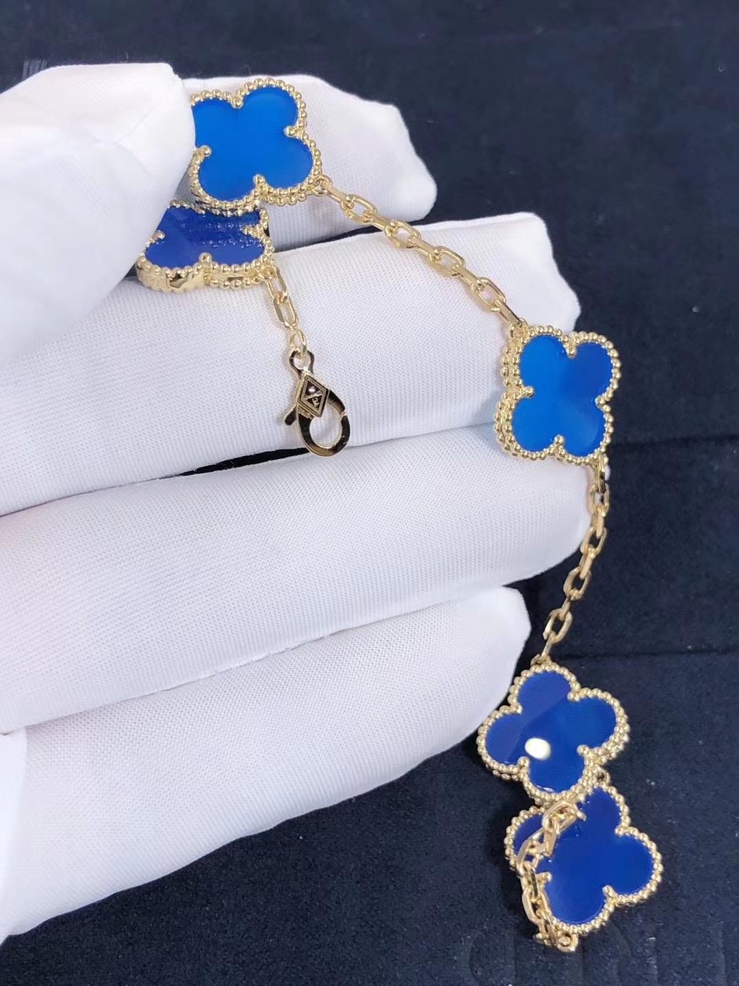 1.Alhambra Blue Agate 5 motifs Bracelet with Diamonds