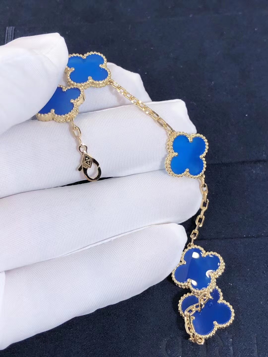 1.Alhambra Blue Agate 5 motifs Bracelet with Diamonds