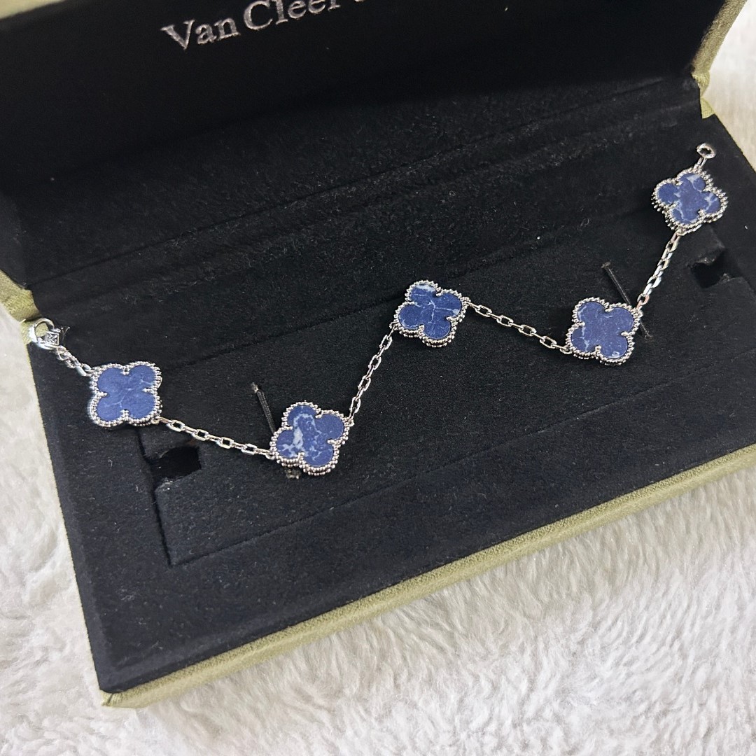 1.Alhambra Peter Stone 5 motifs Bracelet