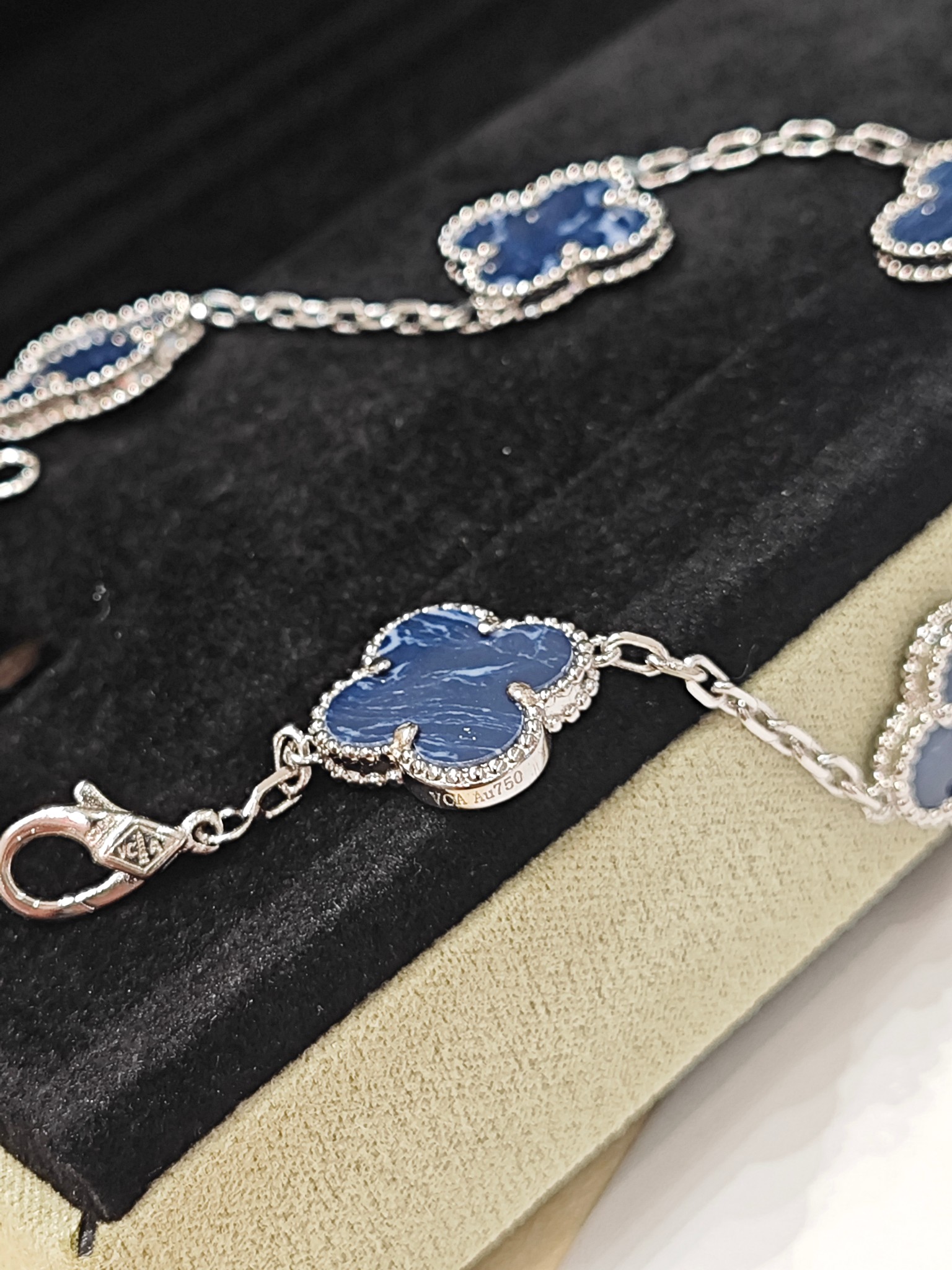 1.Alhambra Peter Stone 5 motifs Bracelet