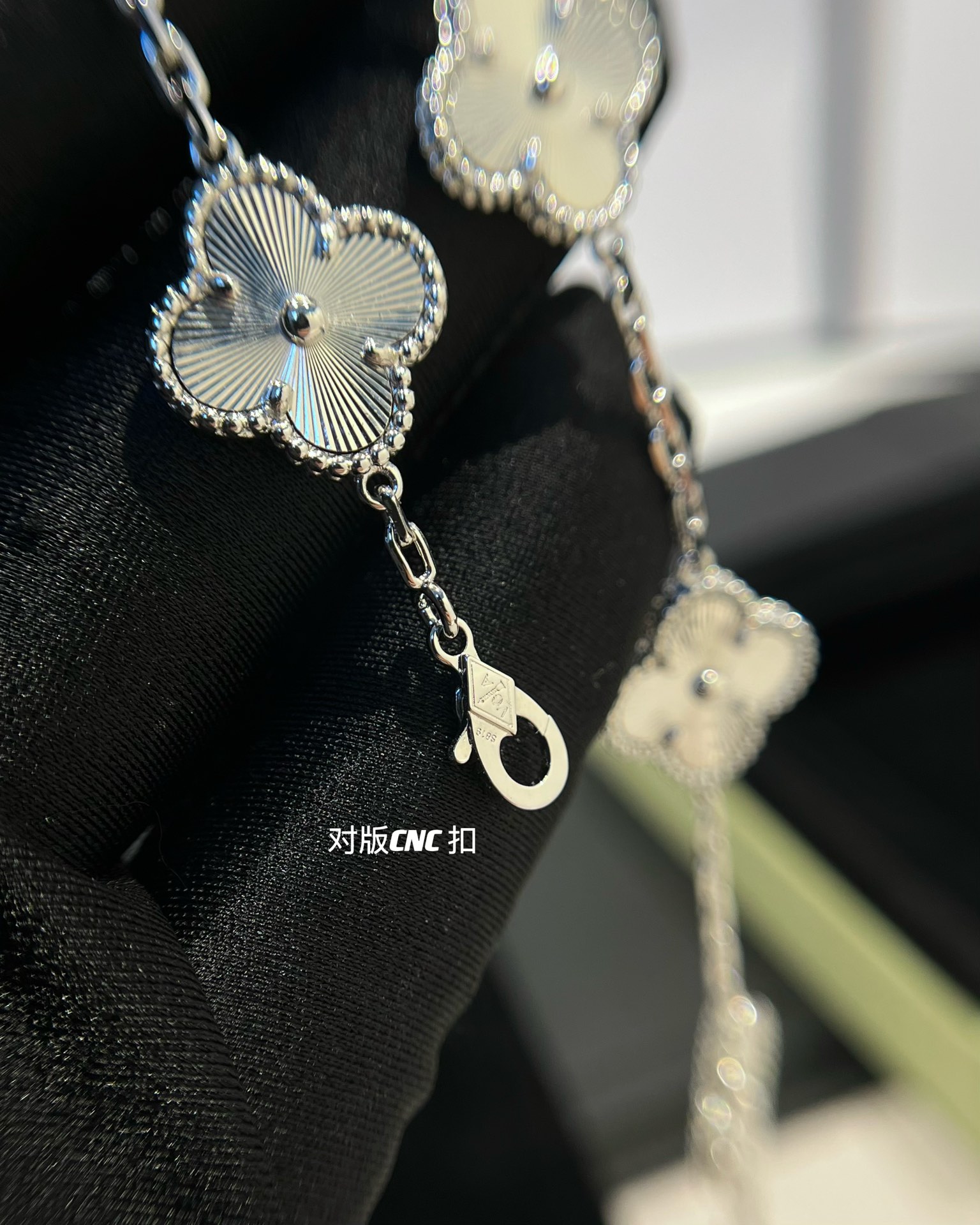 1.Alhambra Laser 5 motifs Bracelet