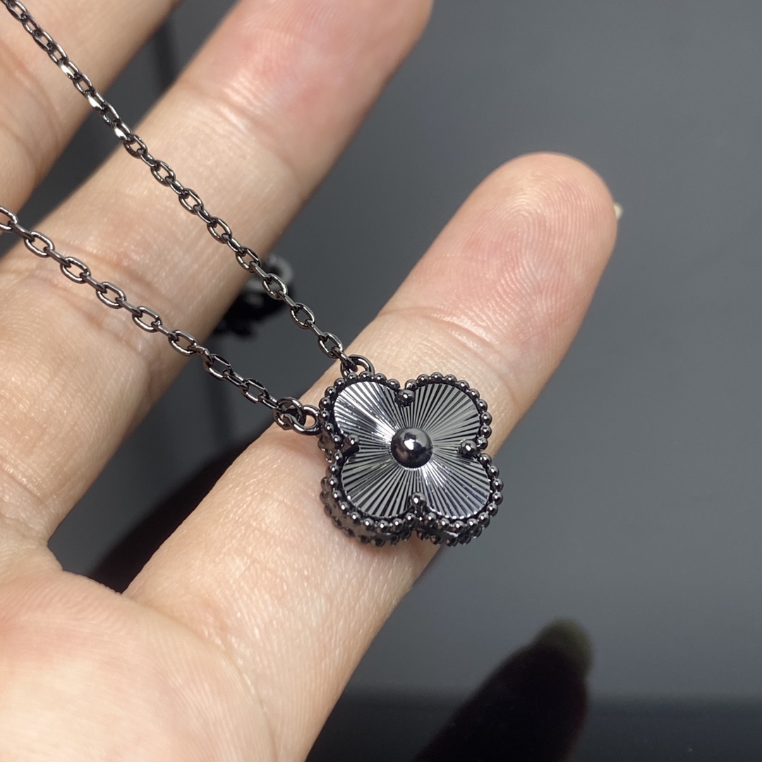Alhambra Laser Black 1 motif Necklace