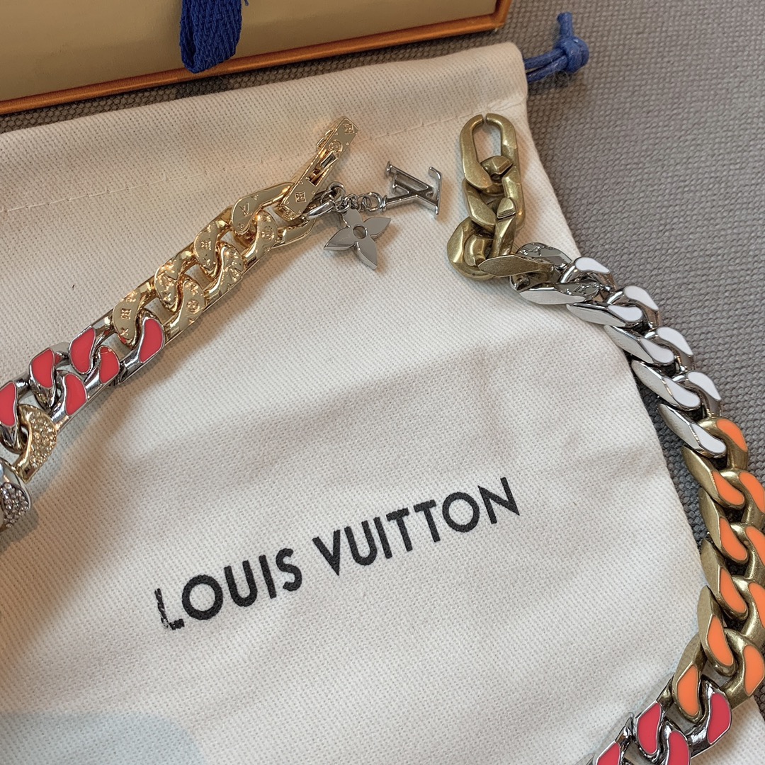 Enamel colored necklace