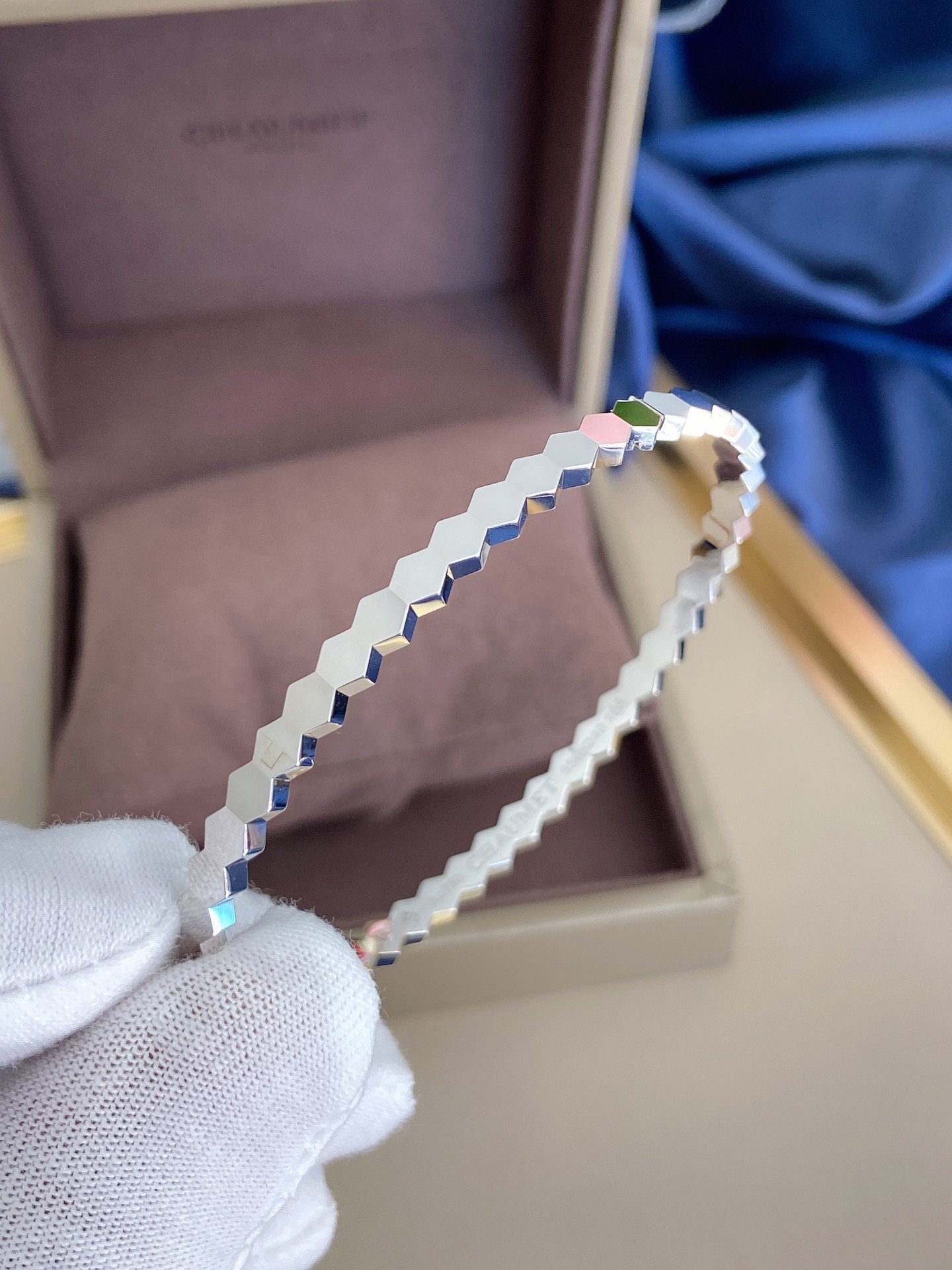 Bee Bracelet without Diamonds