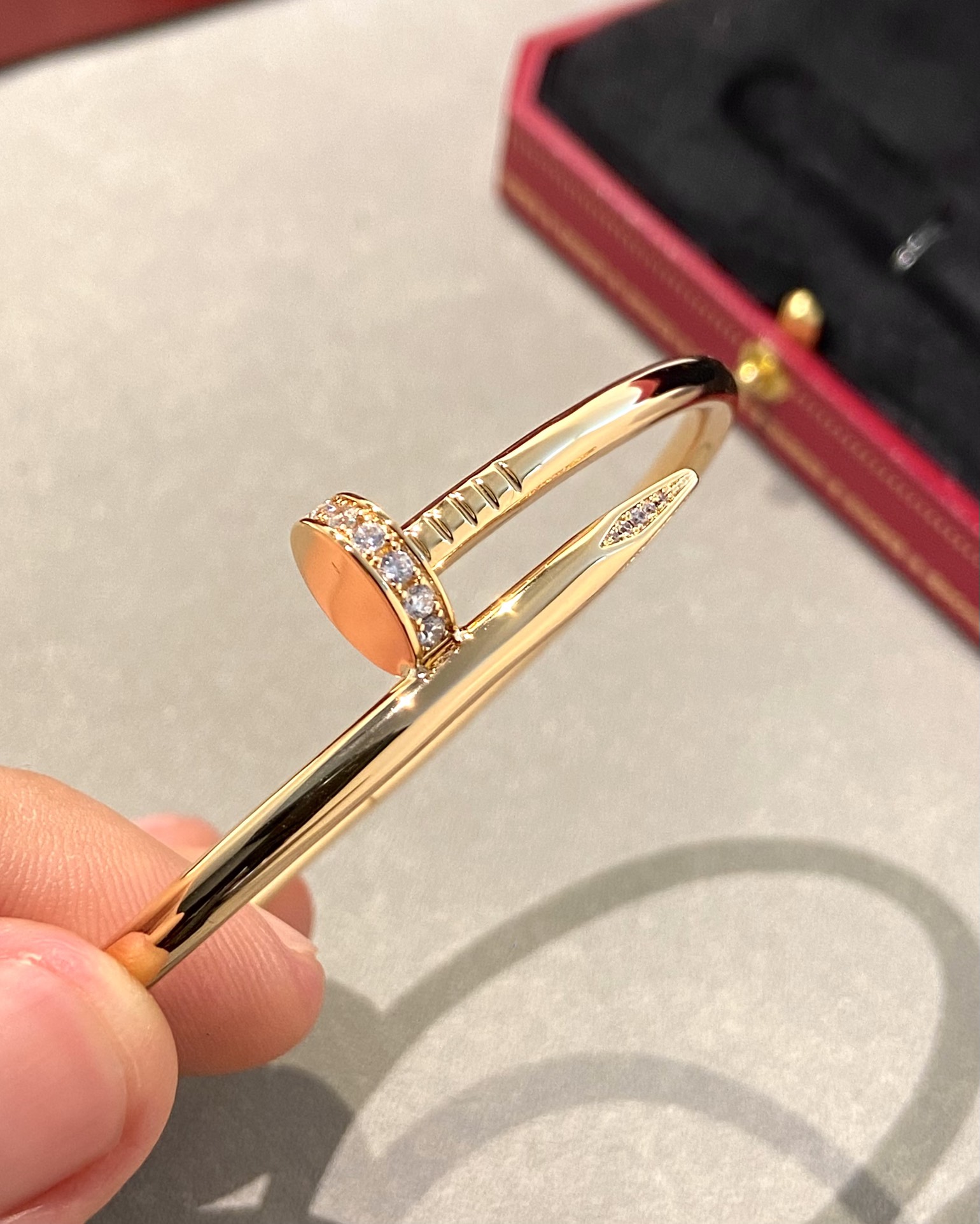 Juste un Clou Nail Bracelet head and tail with diamonds