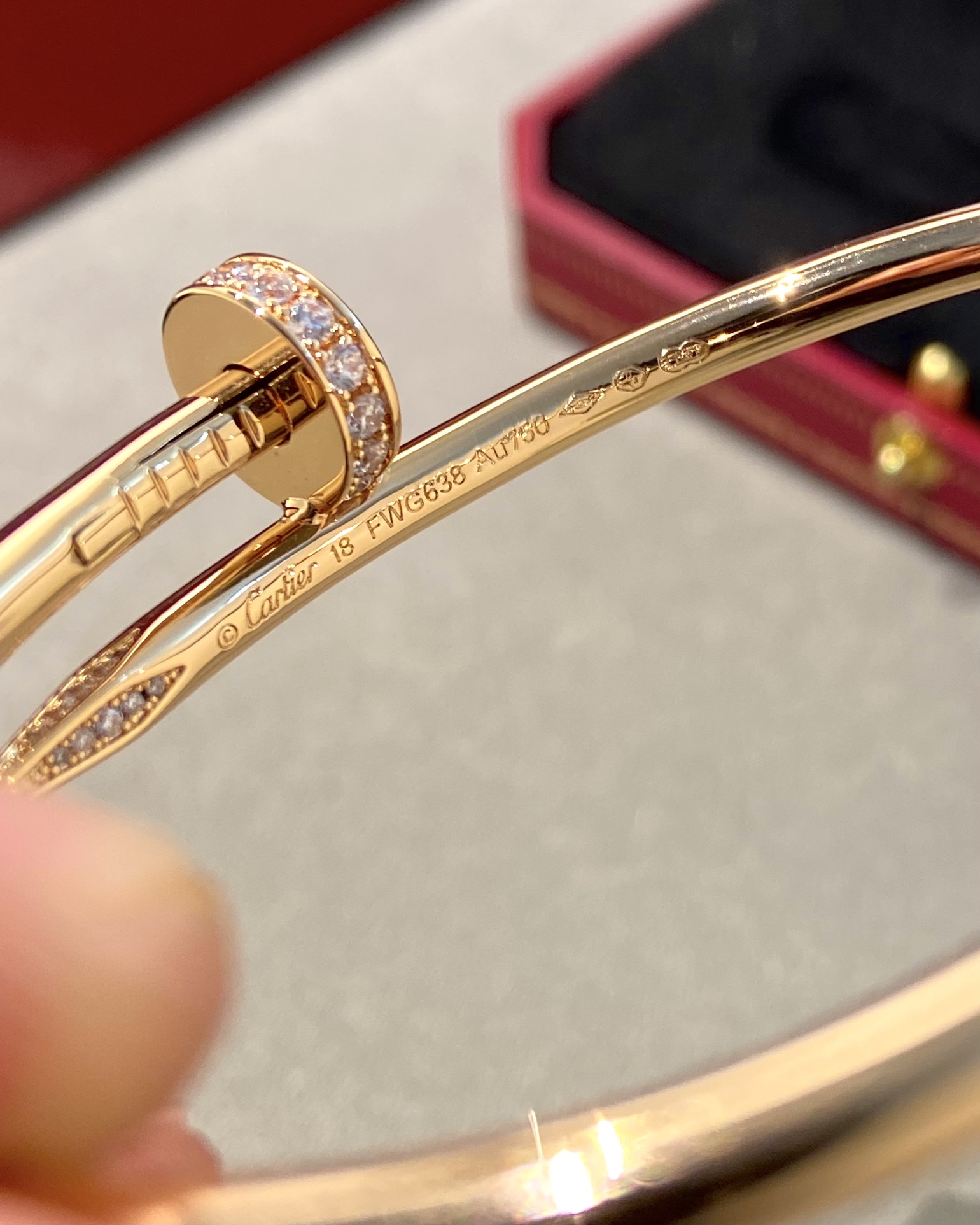 Juste un Clou Nail Bracelet head and tail with diamonds
