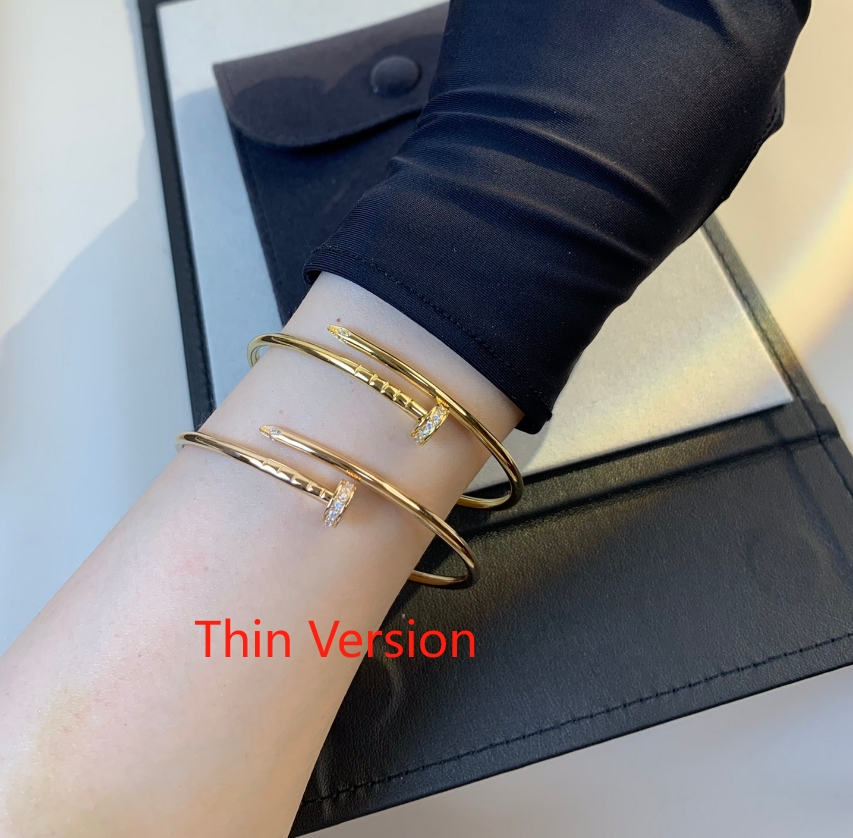 Juste un Clou Nail Bracelet head and tail with diamonds