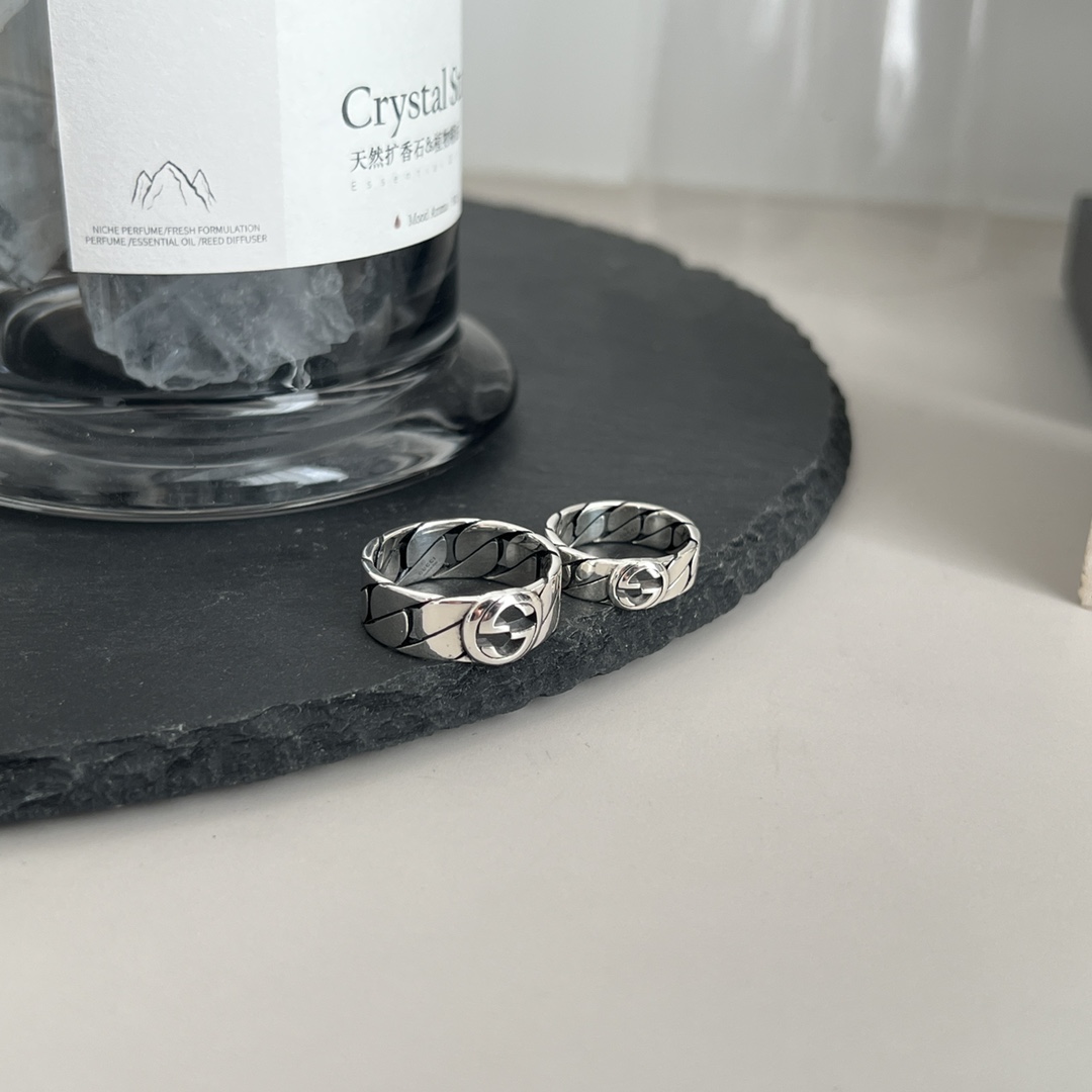 Interlocking G Ring