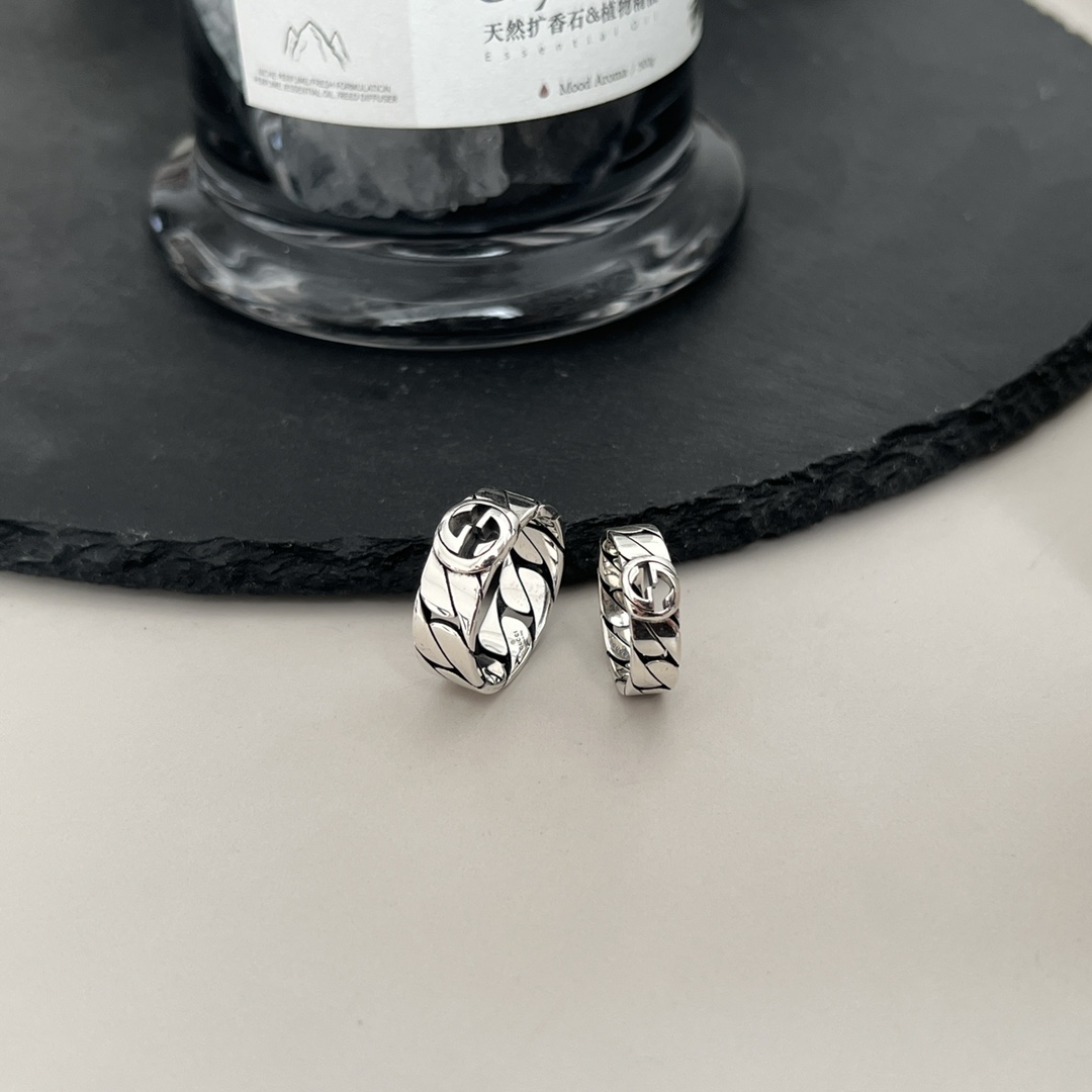 Interlocking G Ring
