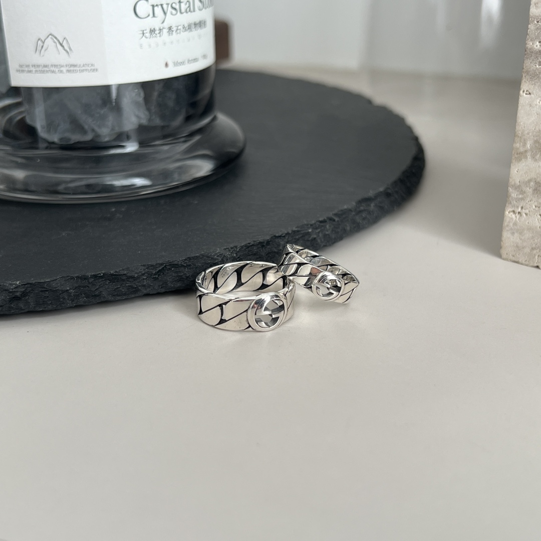 Interlocking G Ring