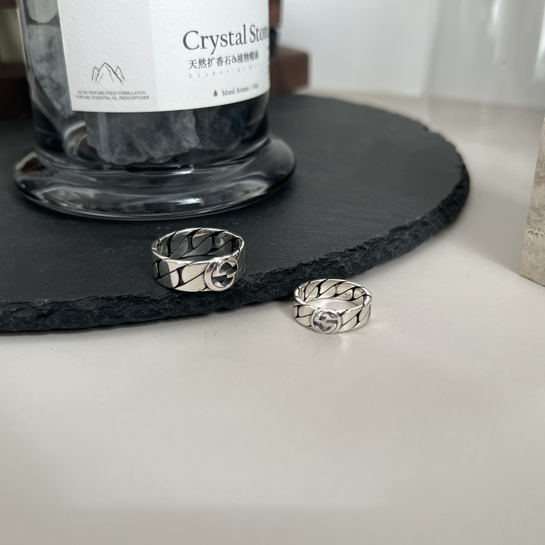 Interlocking G Ring