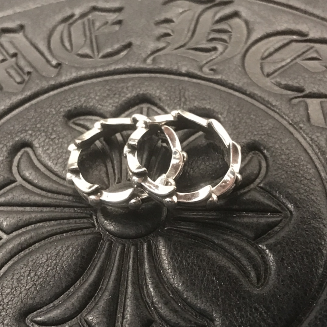 Iris wave pattern herringbone ring