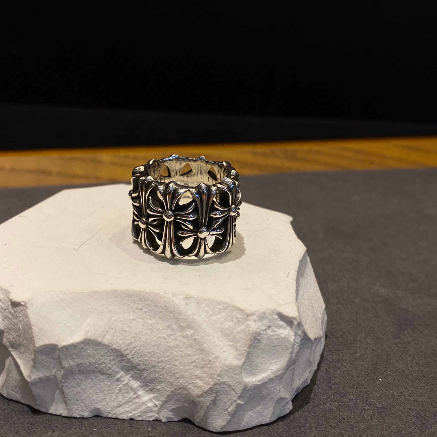 Round Tomb Ring