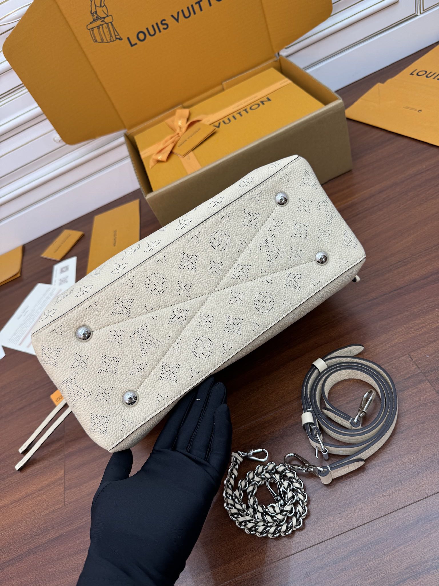 LV Bag 11