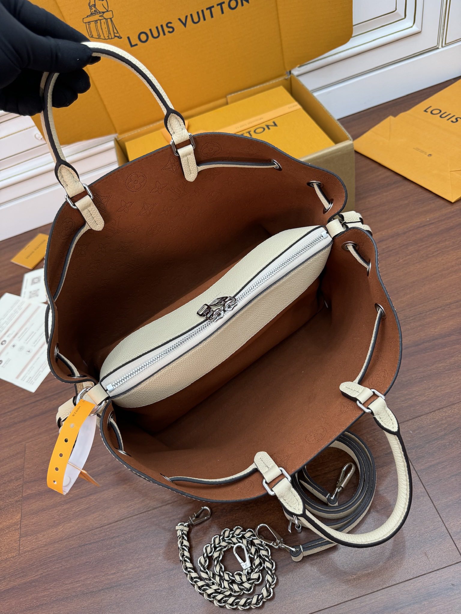 LV Bag 11