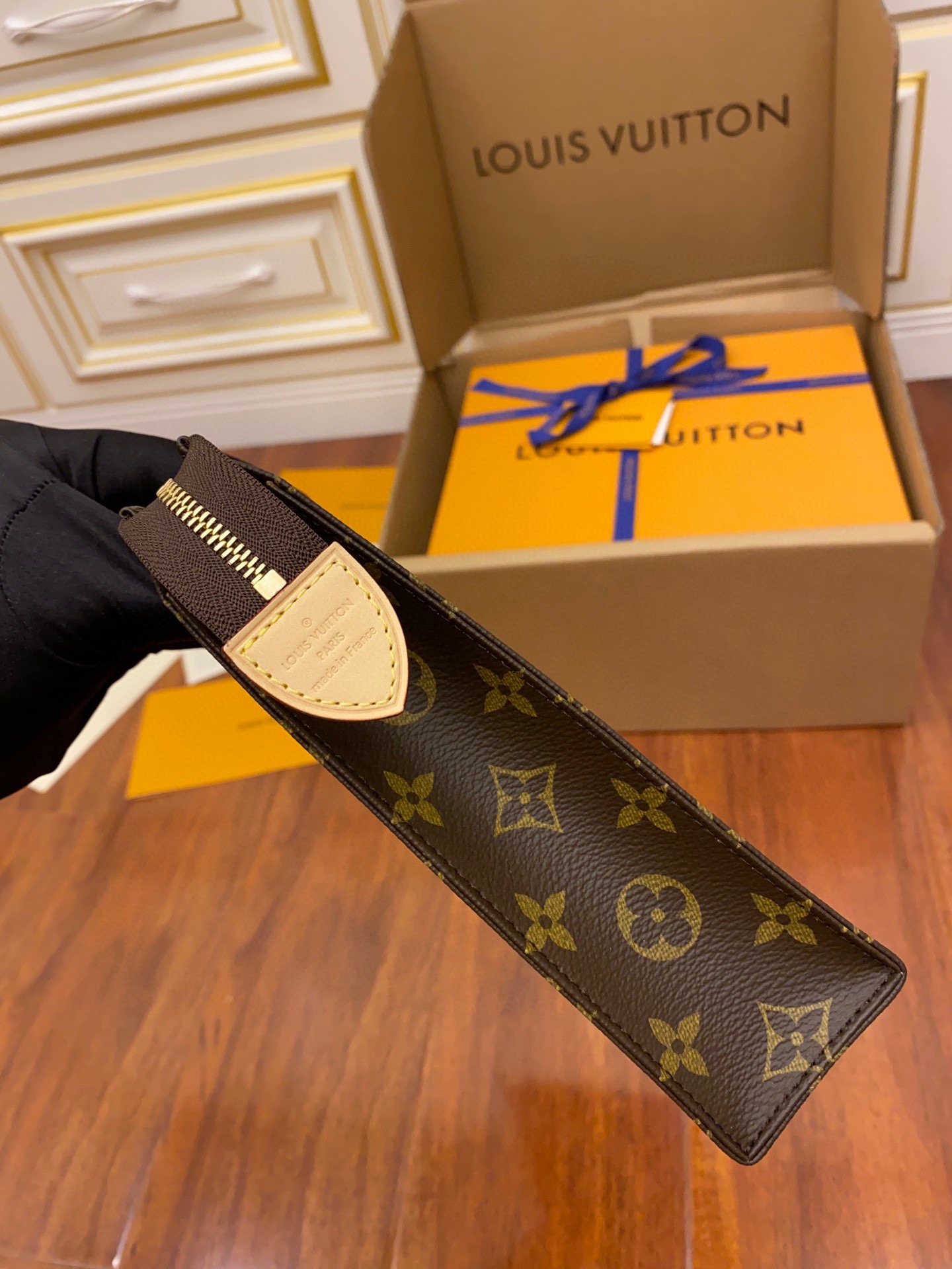 LV Bag 14