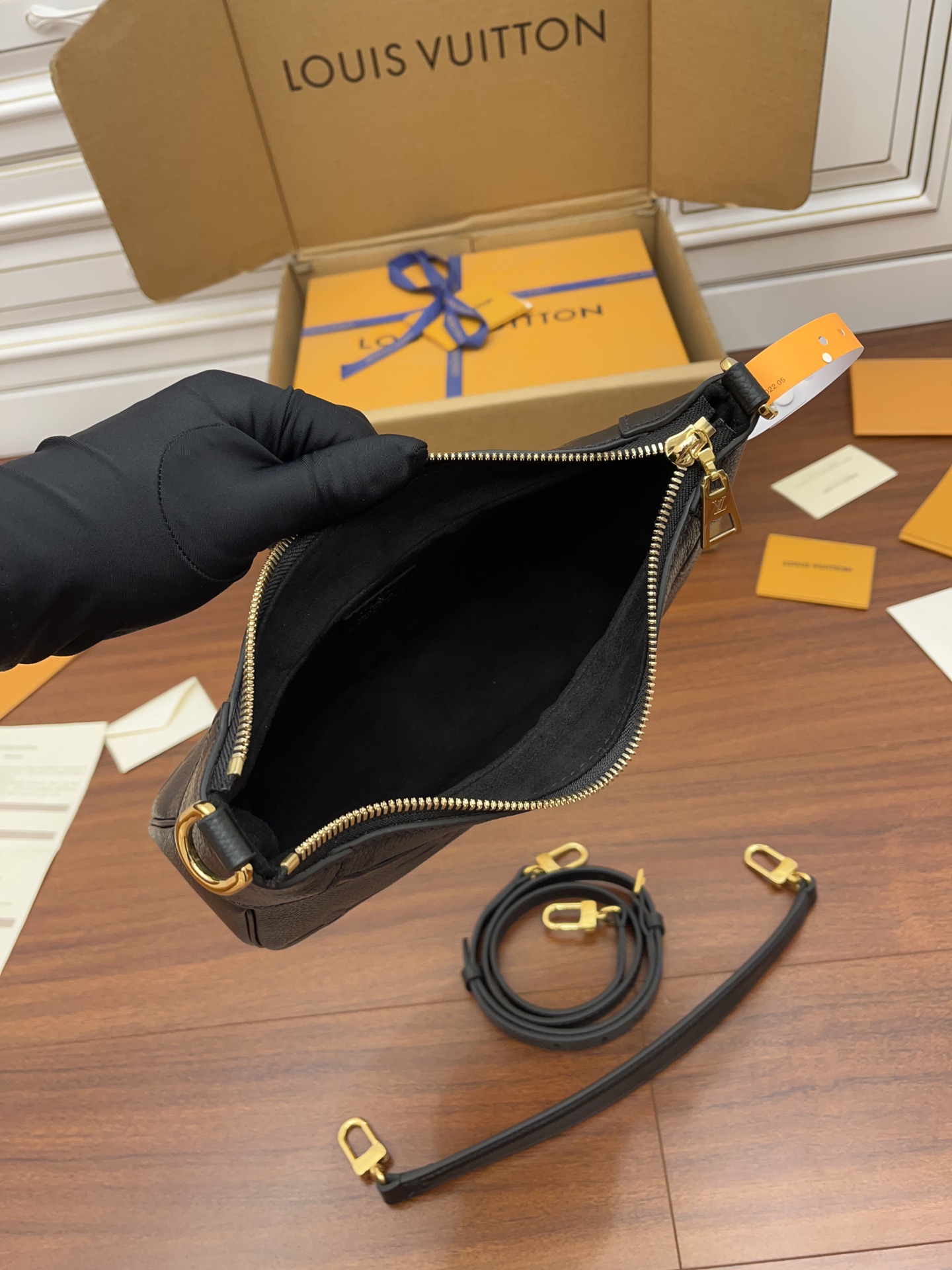 LV Bag 15