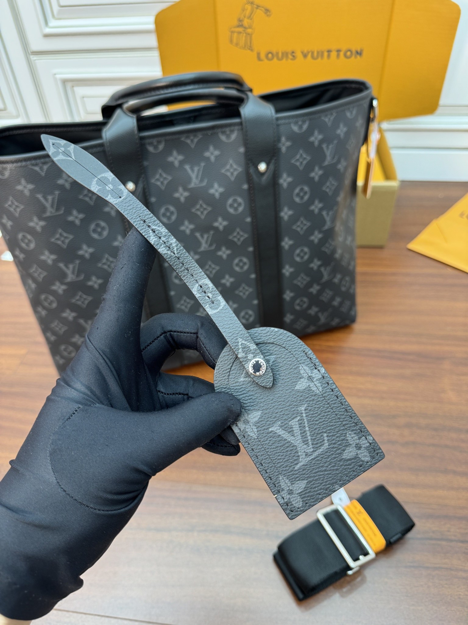 LV Bag 20