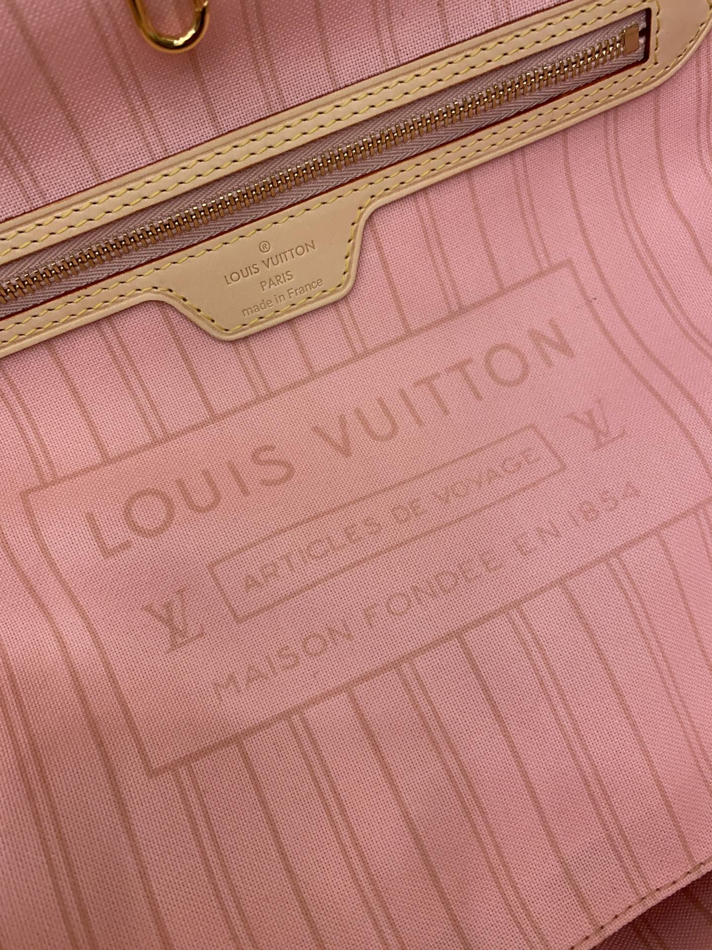 LV Bag 21