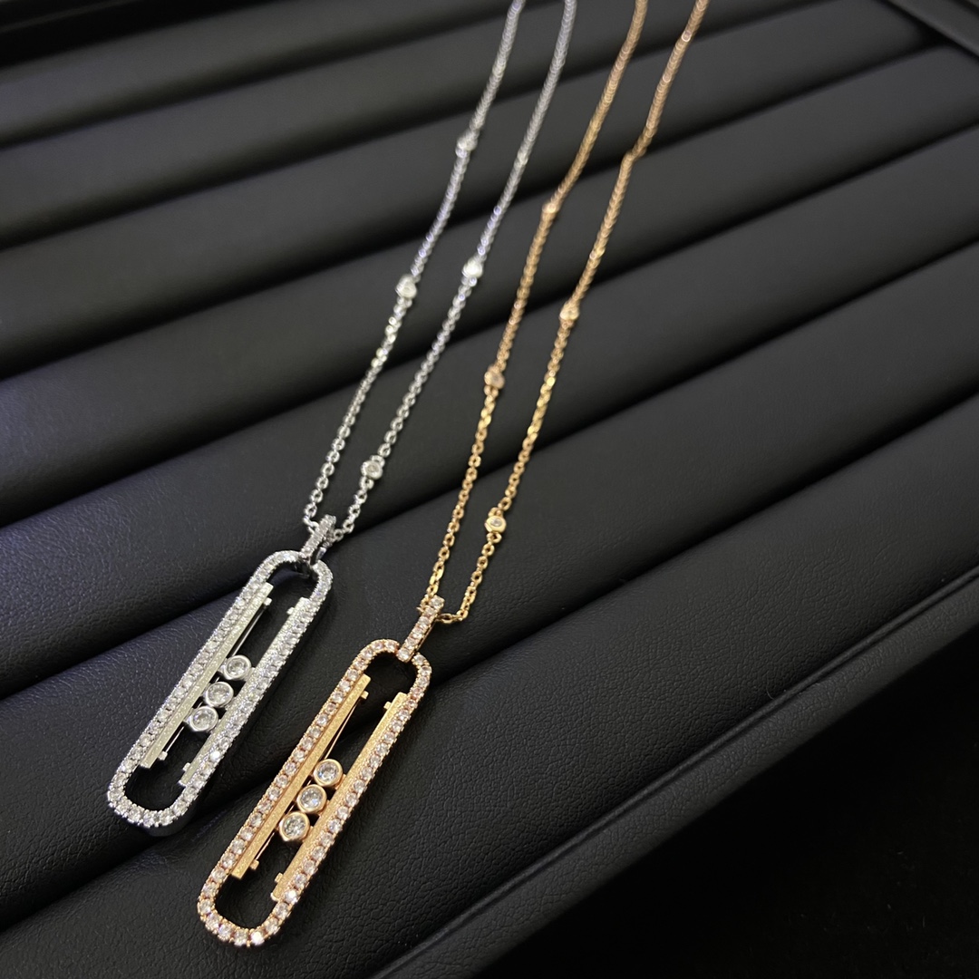 Move Necklace with Three Big Diamonds