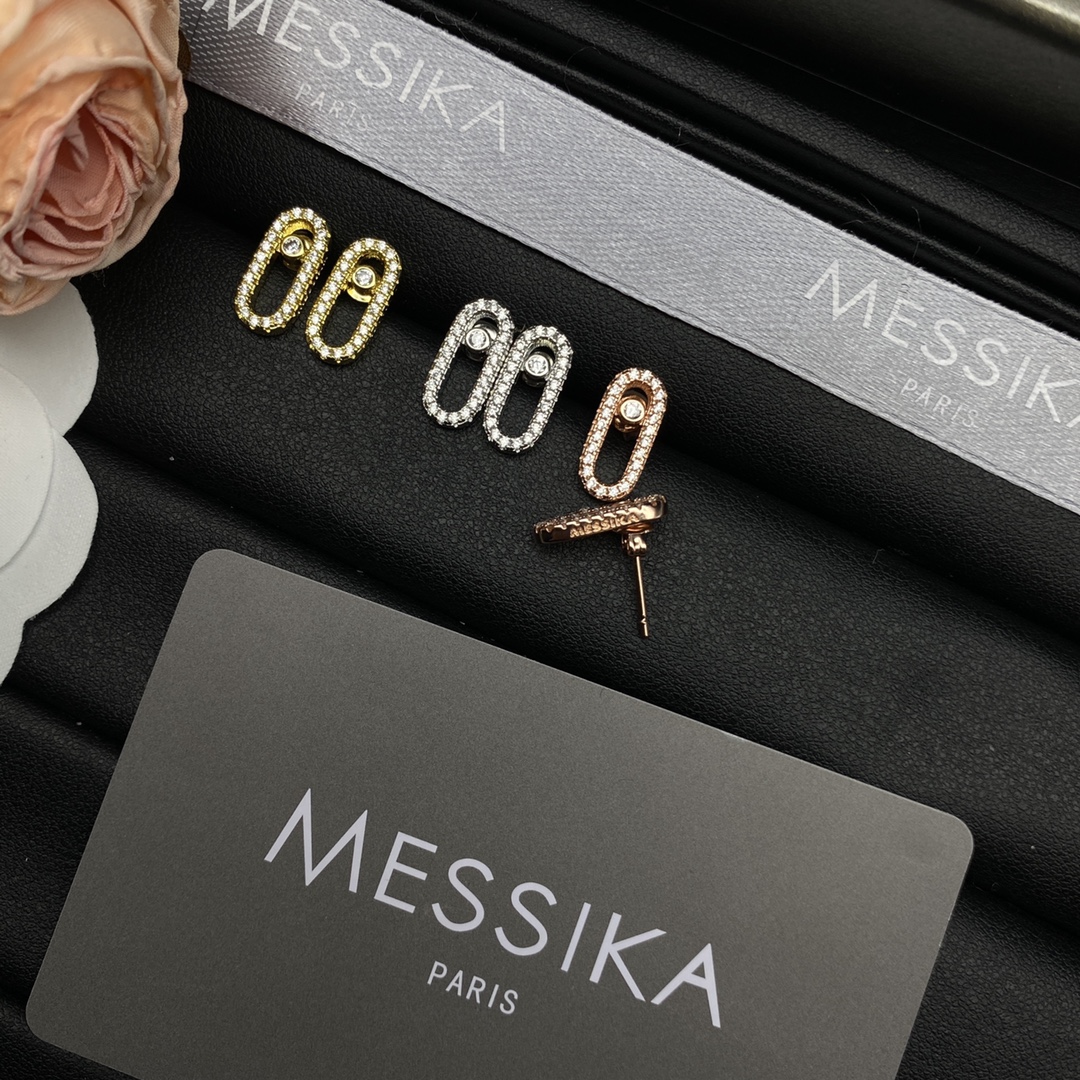 Move Earrings with Full Diamonds