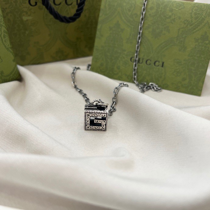Square G necklace