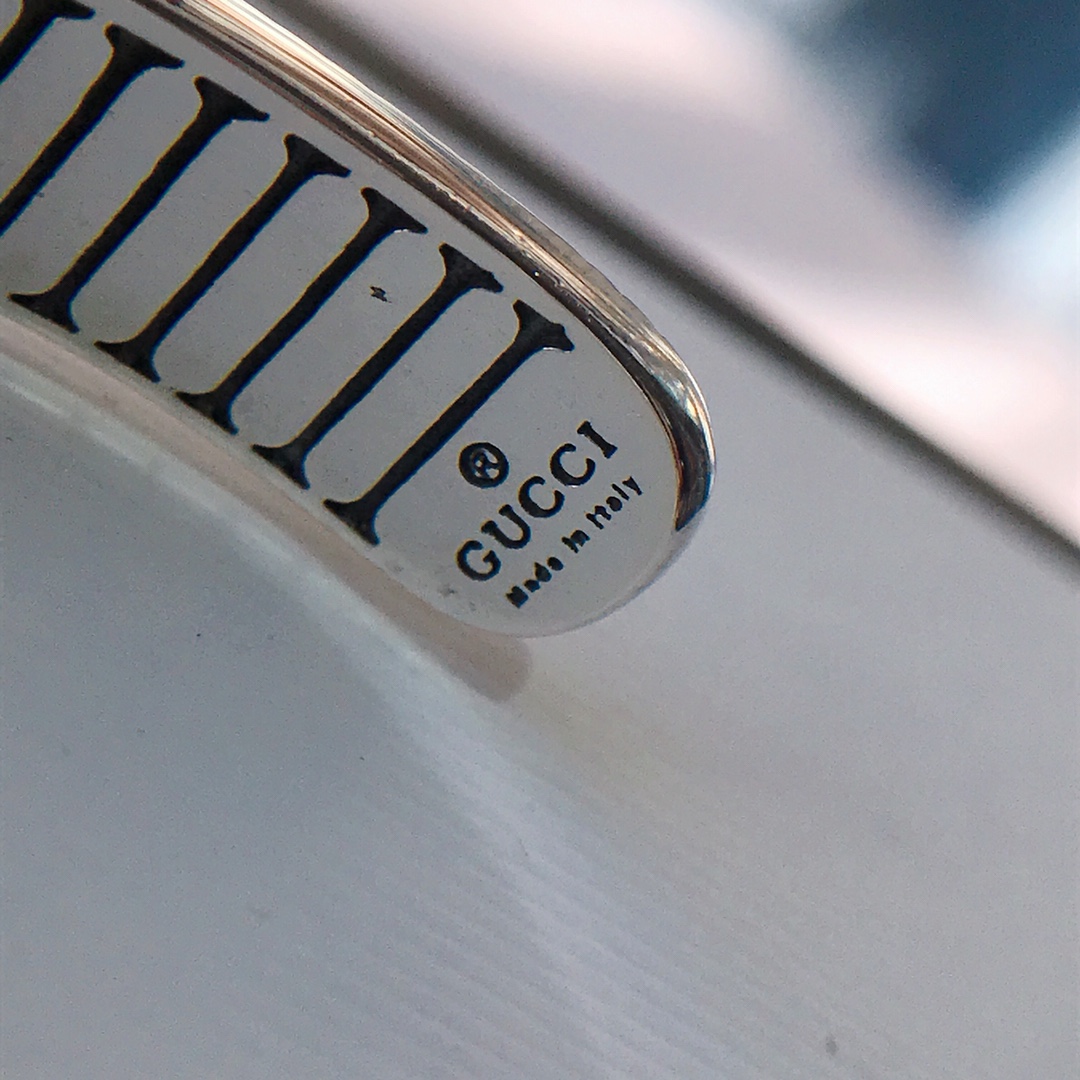 Double G Engraved Bracelet