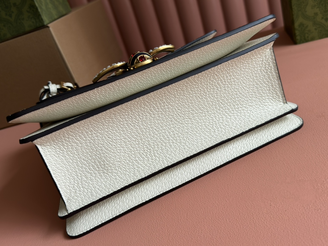 QueenMargaret Bag White