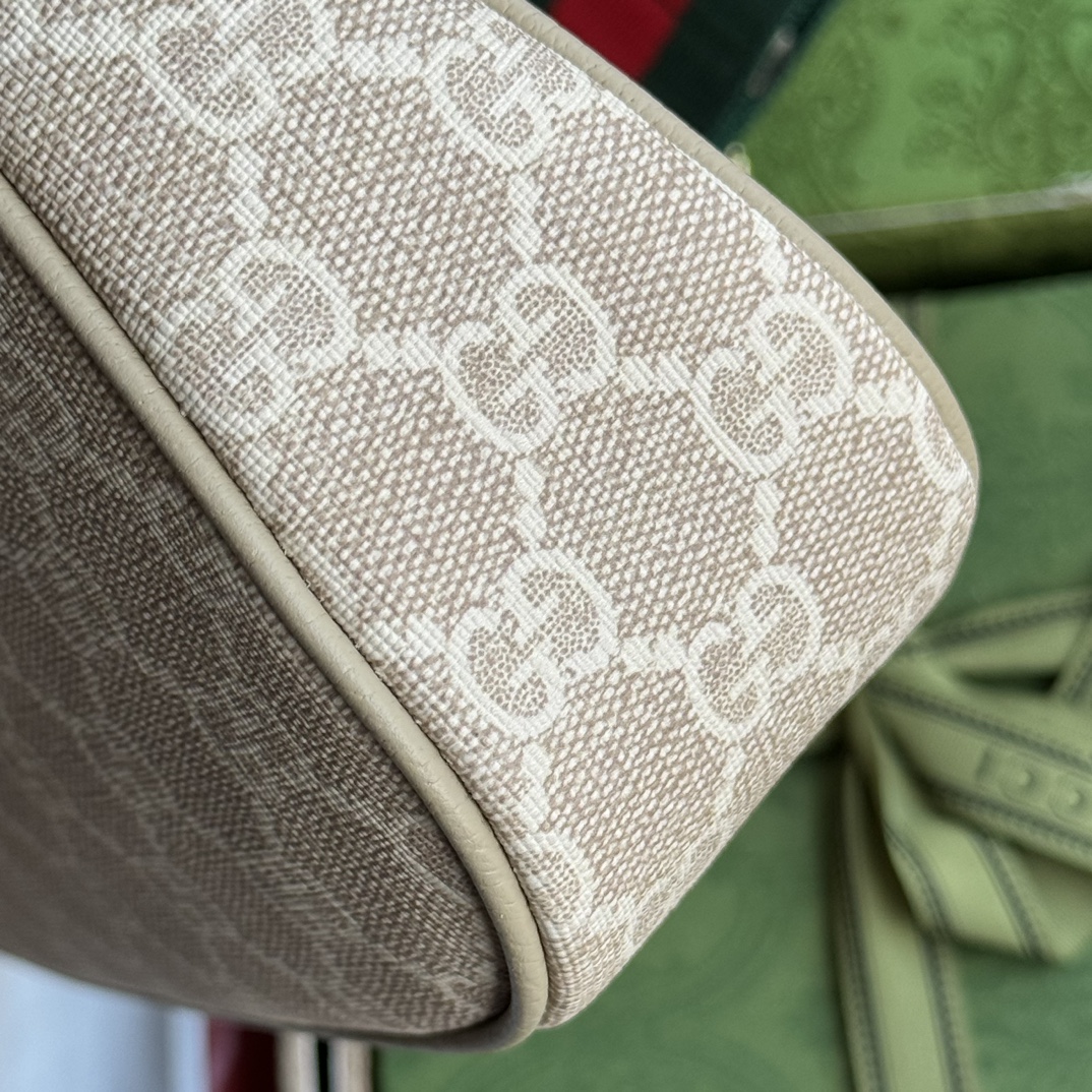 GG Diamond Quilted Pattern Bag