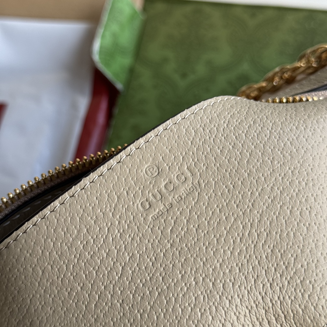 GG Diamond Quilted Pattern Bag