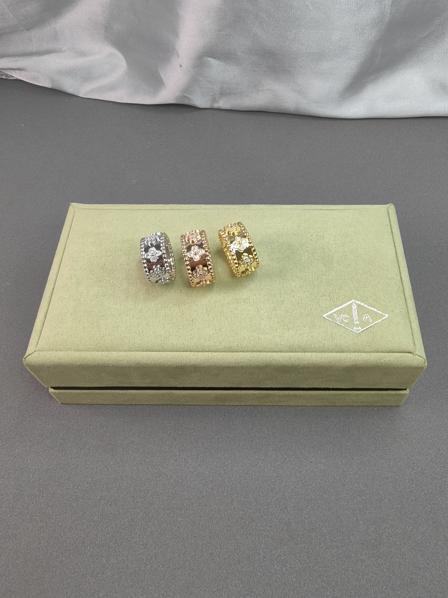 Kaleidoscope Ring with Full Diamonds