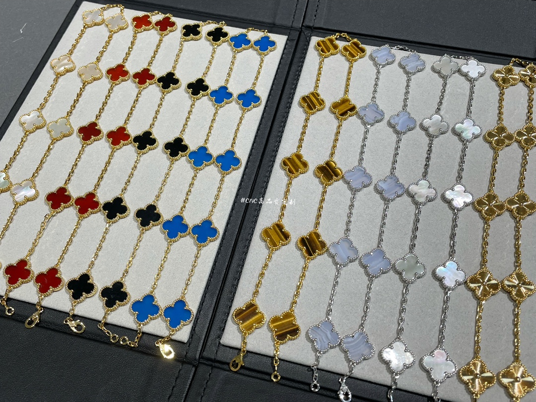 10 Motif Necklace Collection