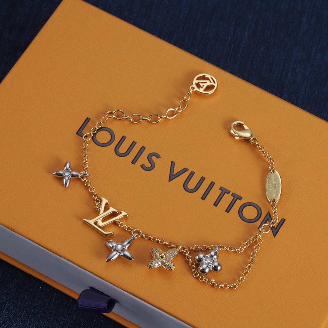 Alphabet 4 Flower Bracelet with Diamonds