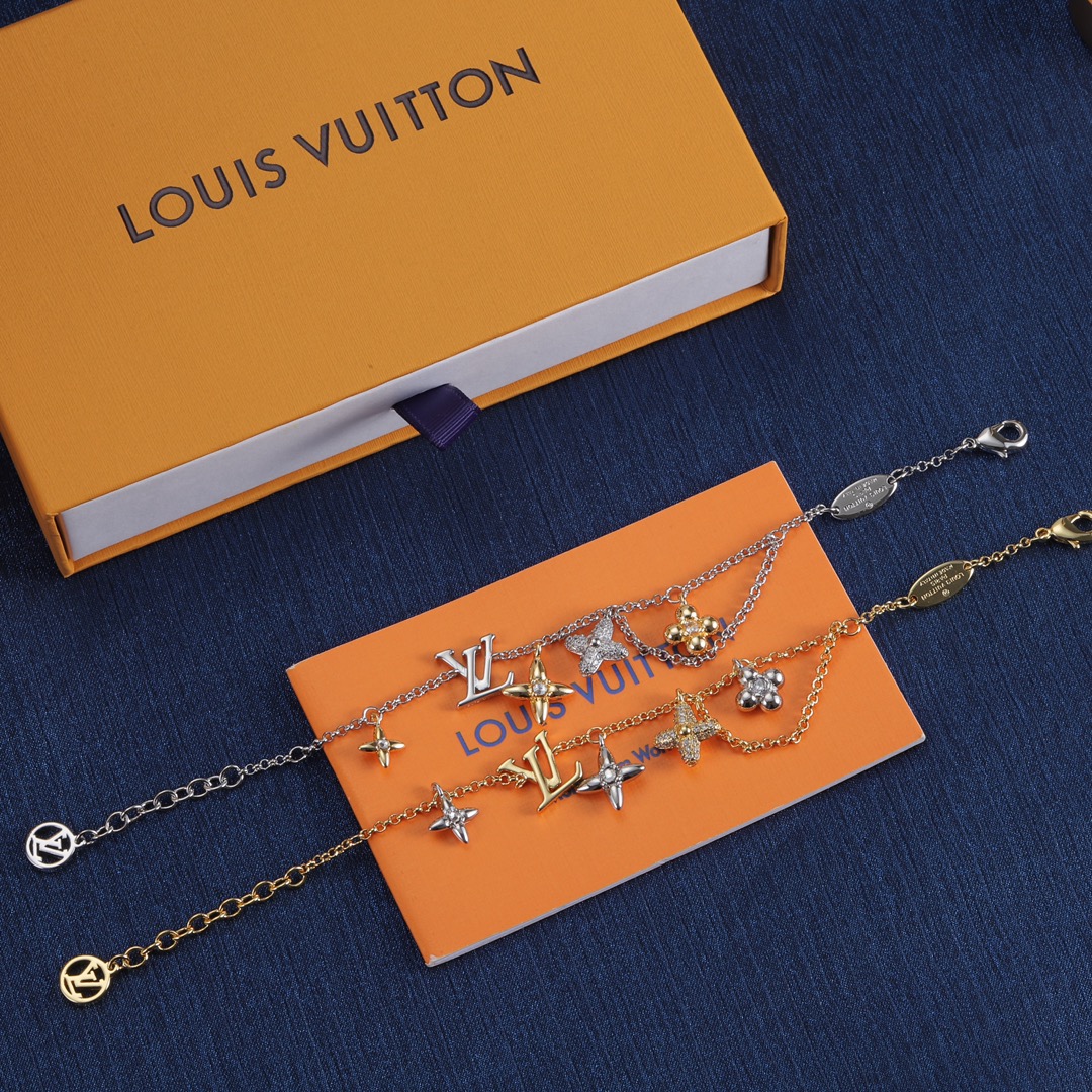 Alphabet 4 Flower Bracelet with Diamonds