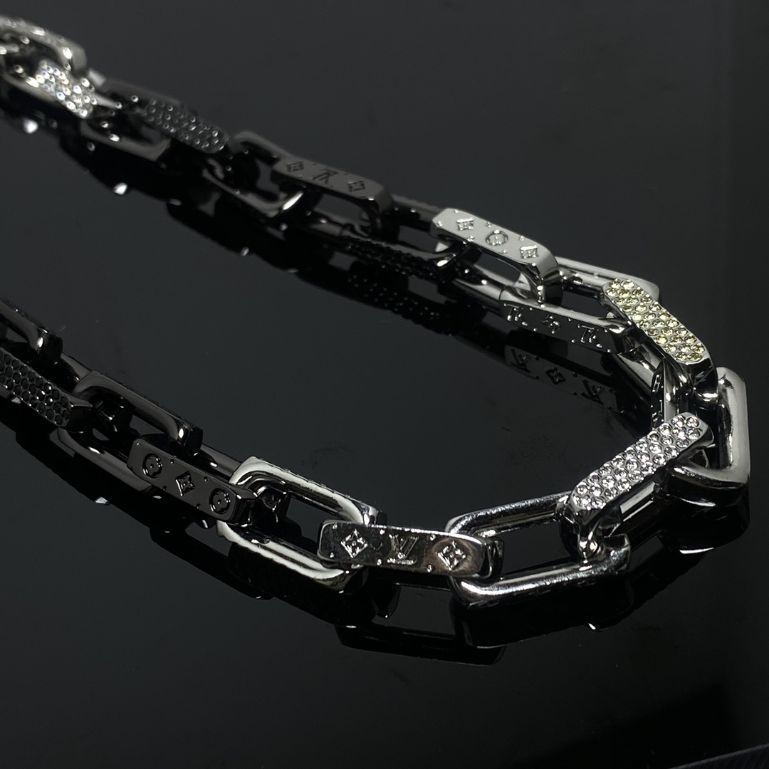 Black and White Bamboo Necklace with Diamonds