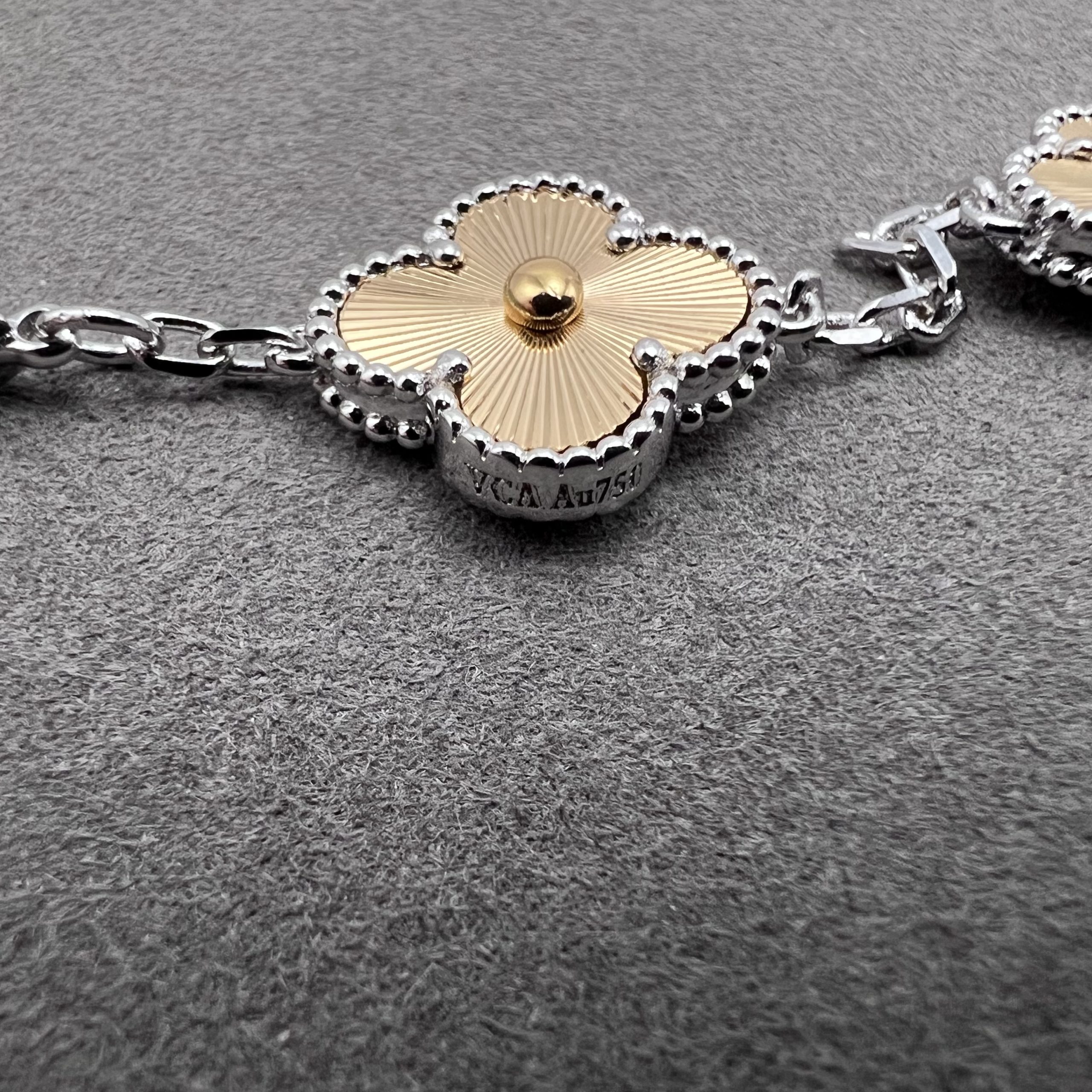 Holiday Alhambra 5 Motif Bracelet 2024