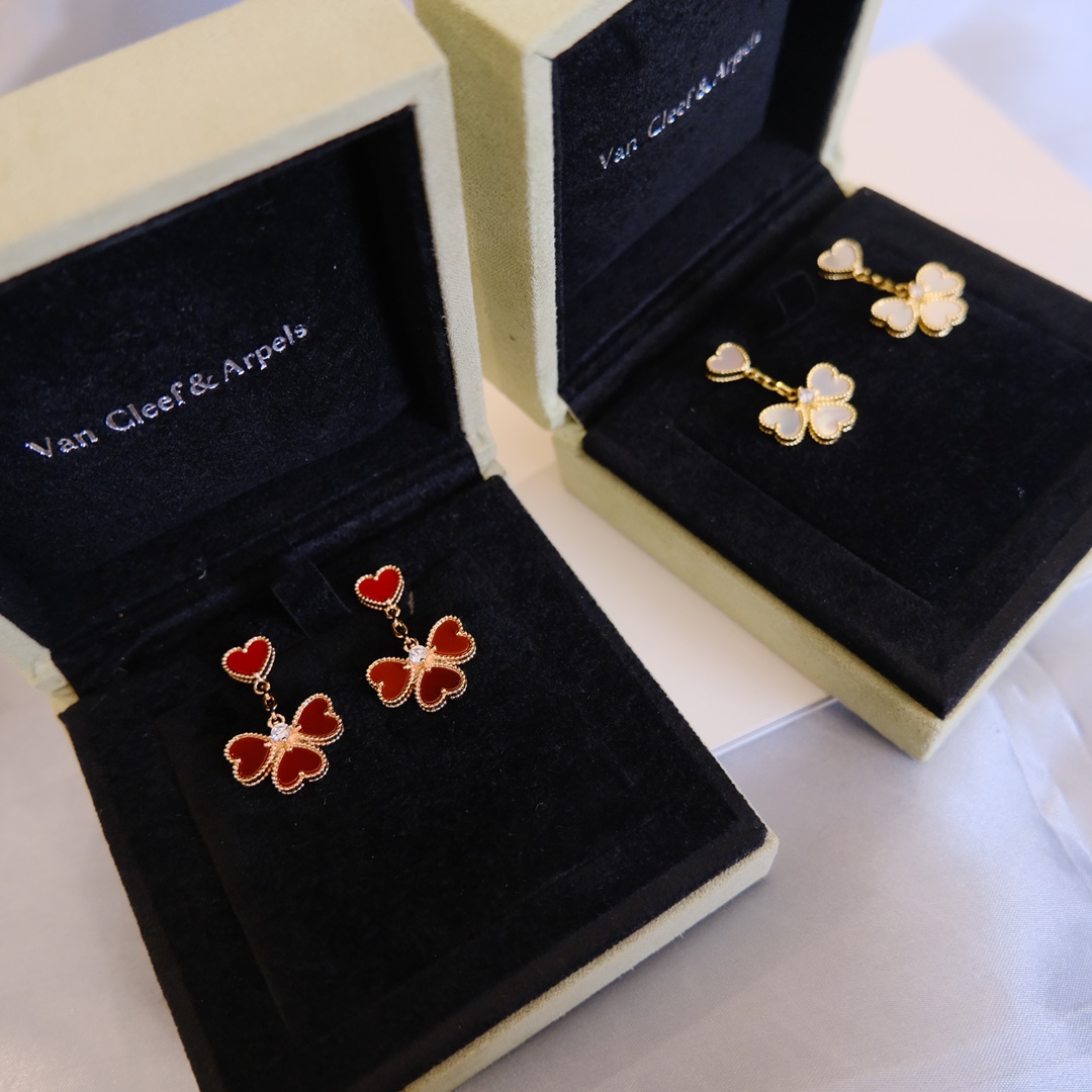 Sweet Alhambra Heart Earrings